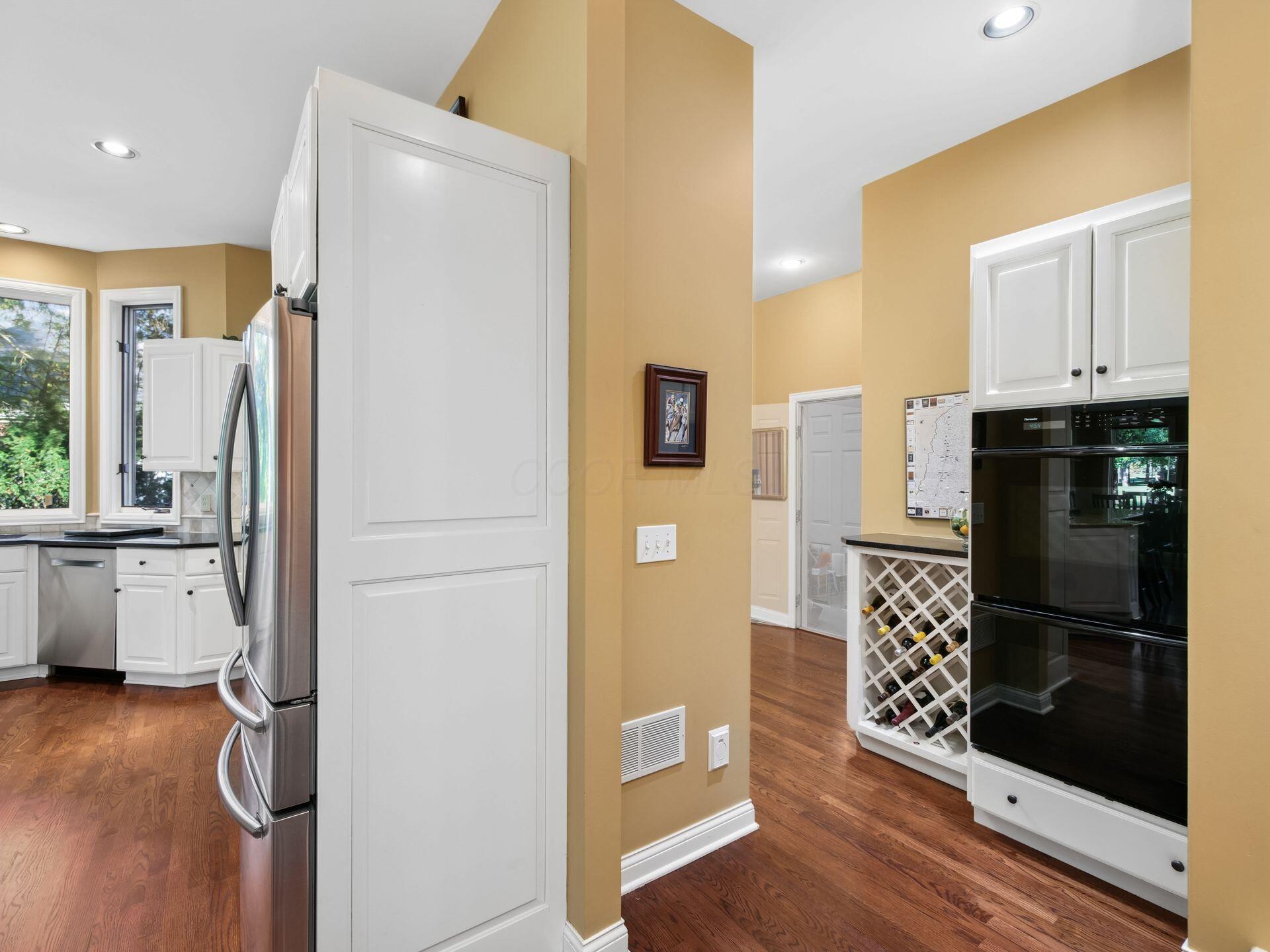 10541 Wellington Boulevard Property Photo 27