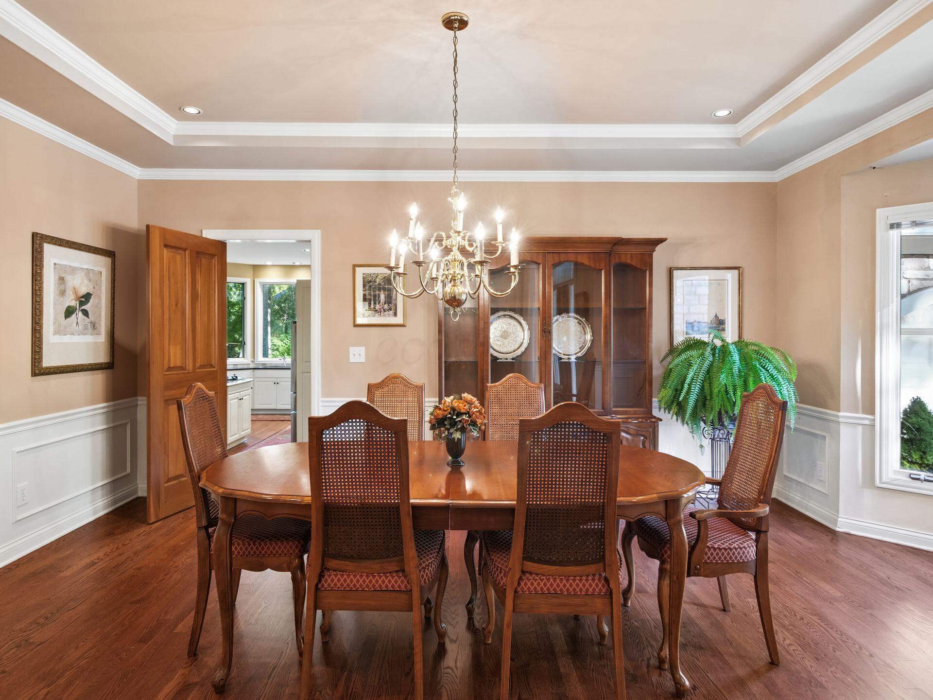 10541 Wellington Boulevard Property Photo 30