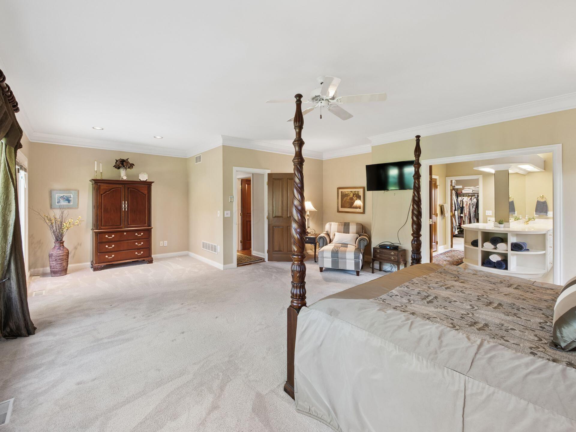 10541 Wellington Boulevard Property Photo 37