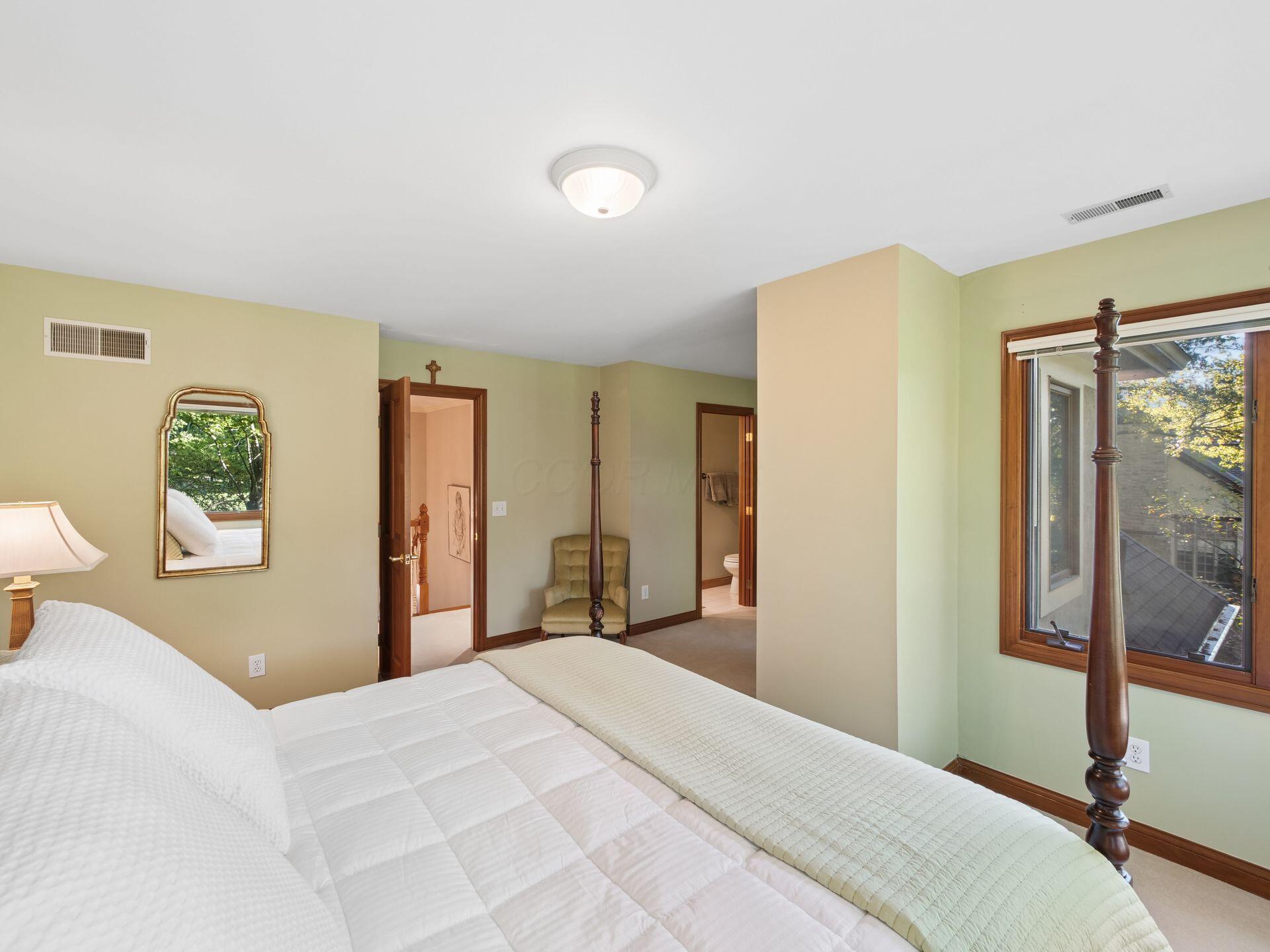 10541 Wellington Boulevard Property Photo 47