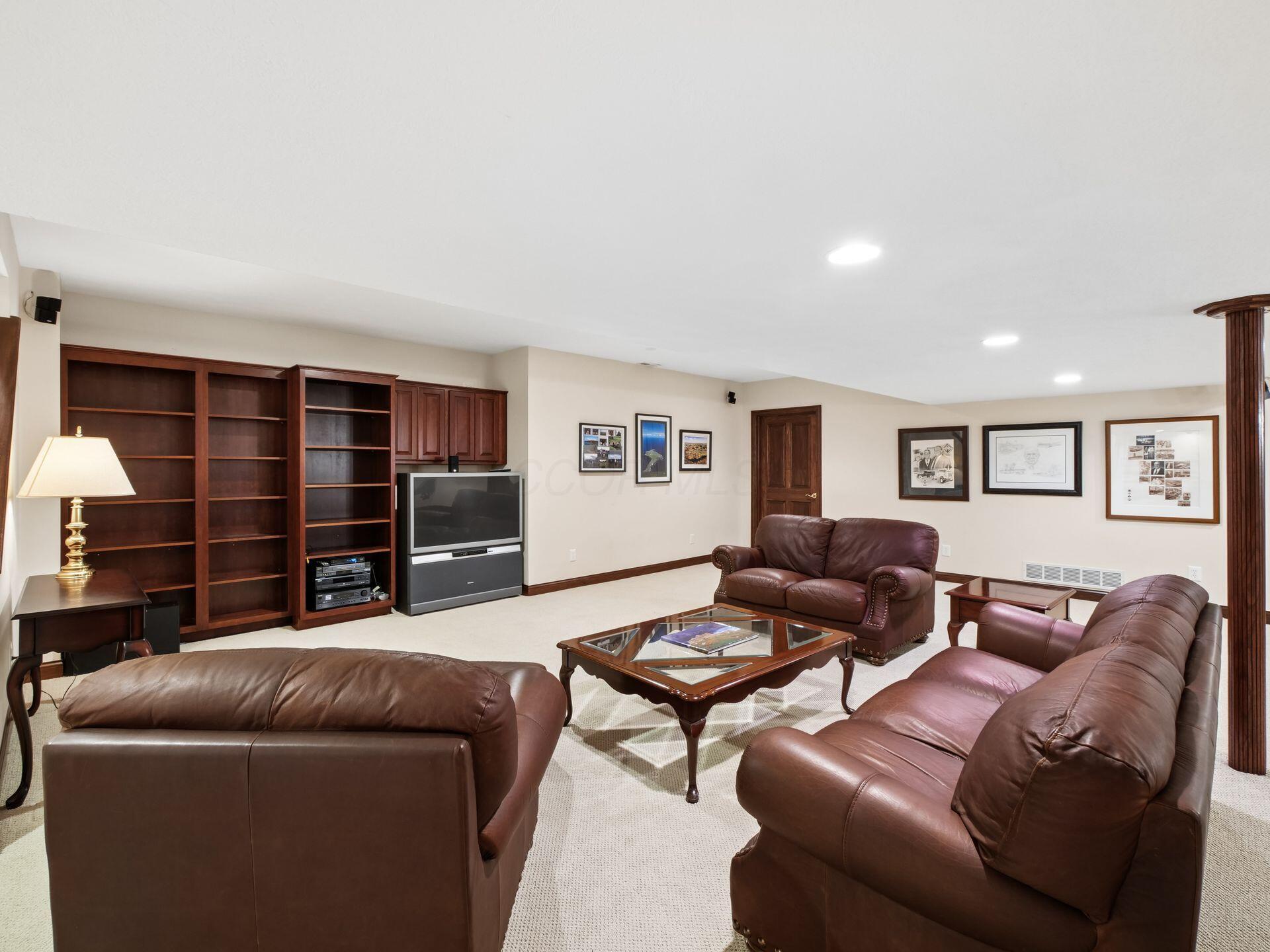 10541 Wellington Boulevard Property Photo 62