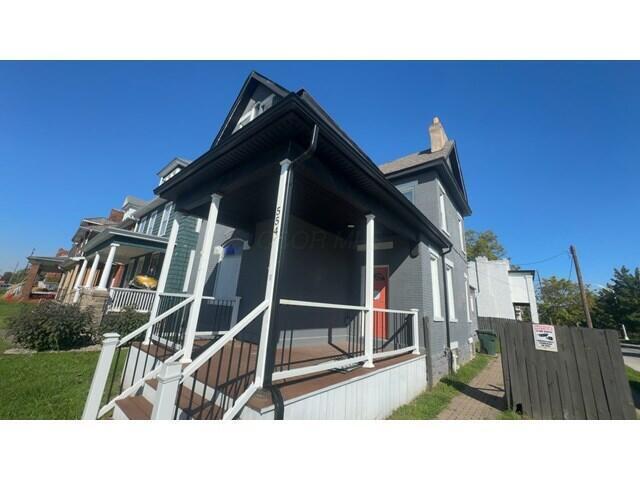 554 Oakwood Avenue Property Photo 3