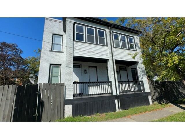 554 Oakwood Avenue Property Photo 4
