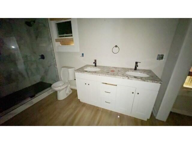 554 Oakwood Avenue Property Photo 9