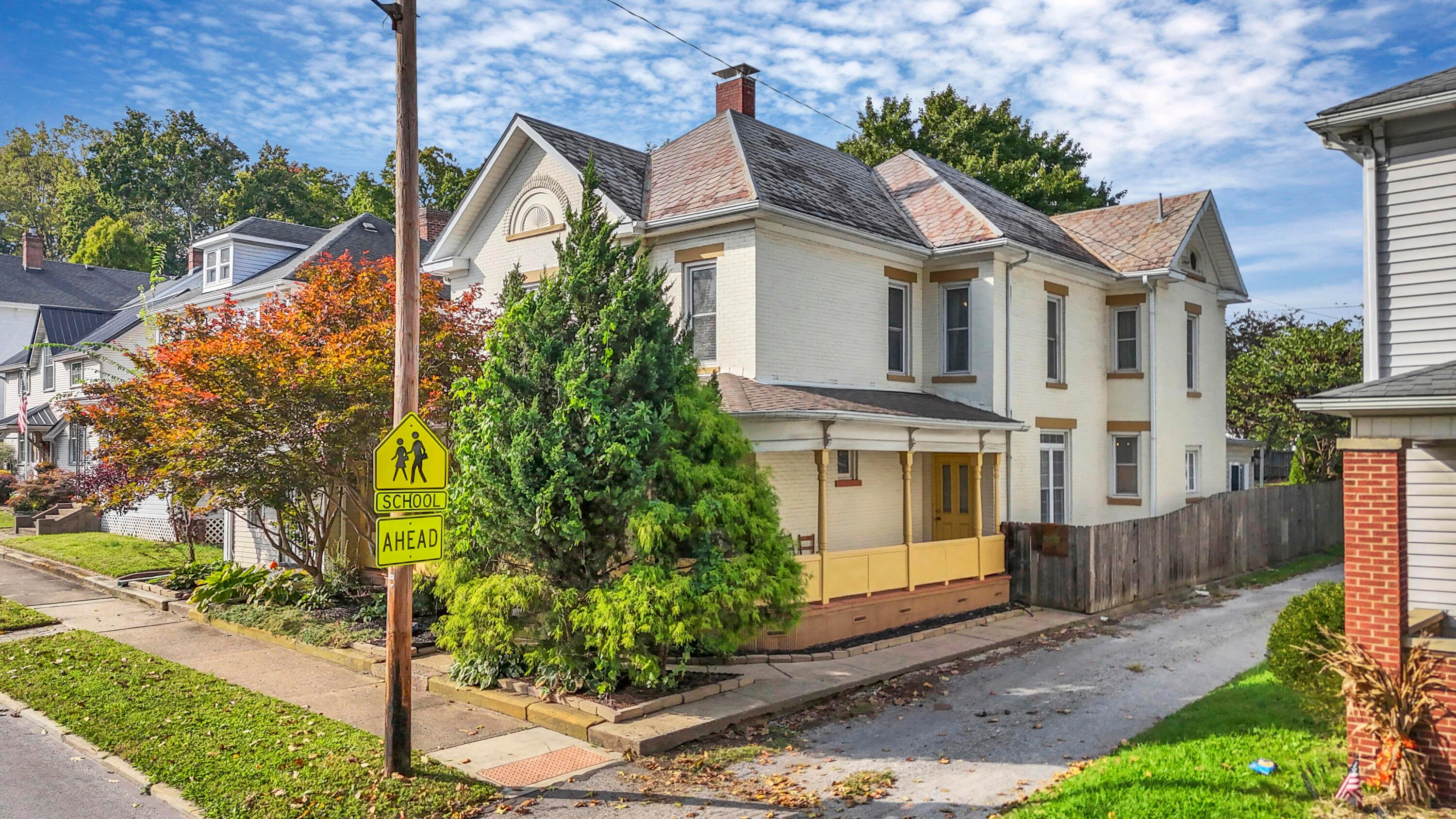 417 E Chestnut Street, 415 And 417 Property Photo 5