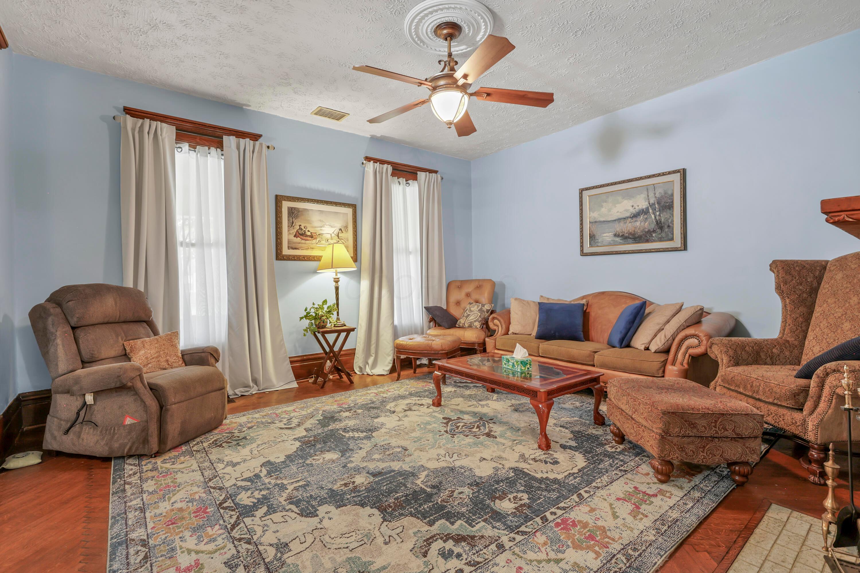 417 E Chestnut Street, 415 And 417 Property Photo 6