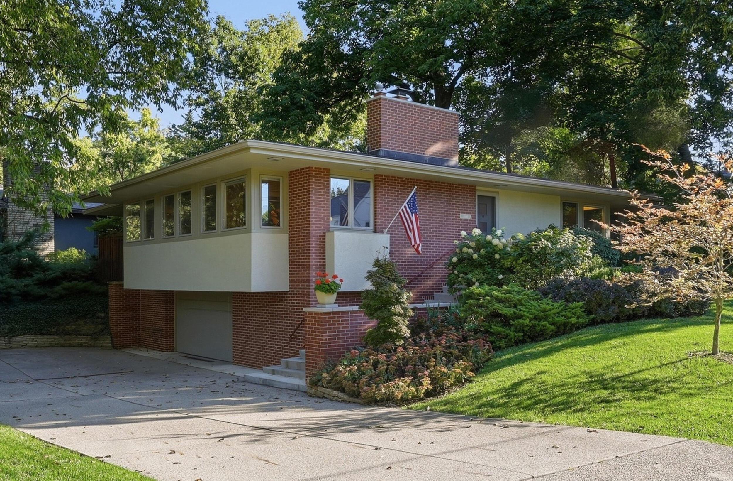 1860 Bluff Avenue Property Photo 1
