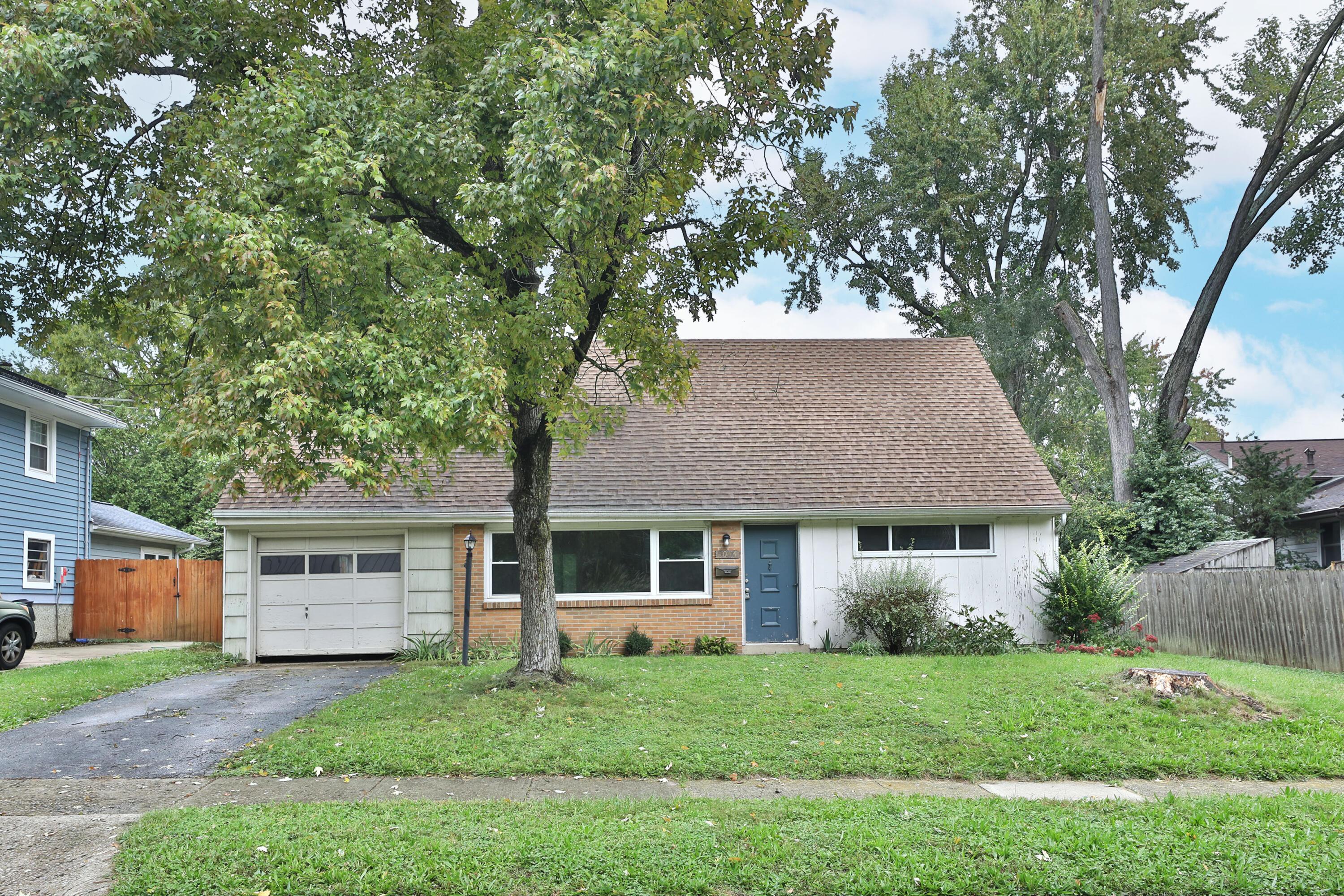 1044 Caniff Road Property Photo 2