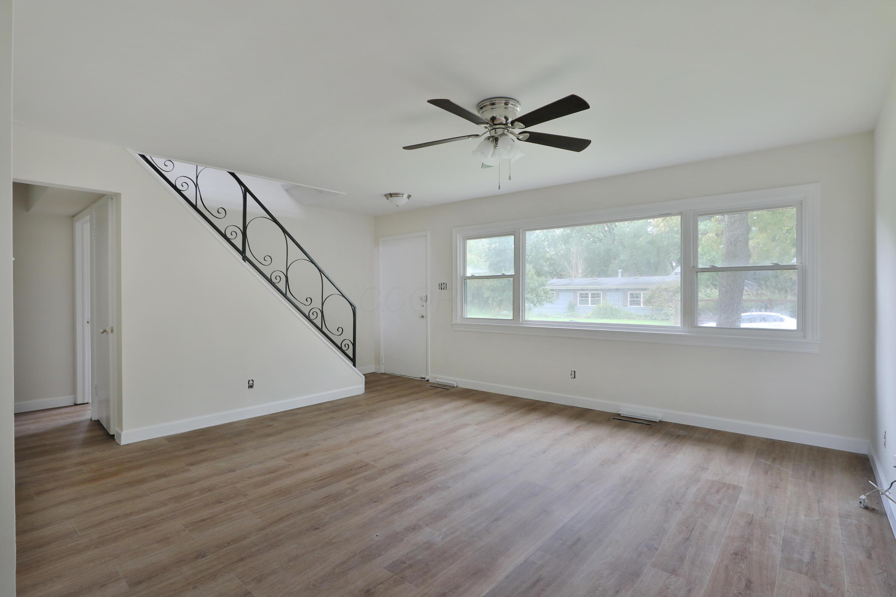 1044 Caniff Road Property Photo 5