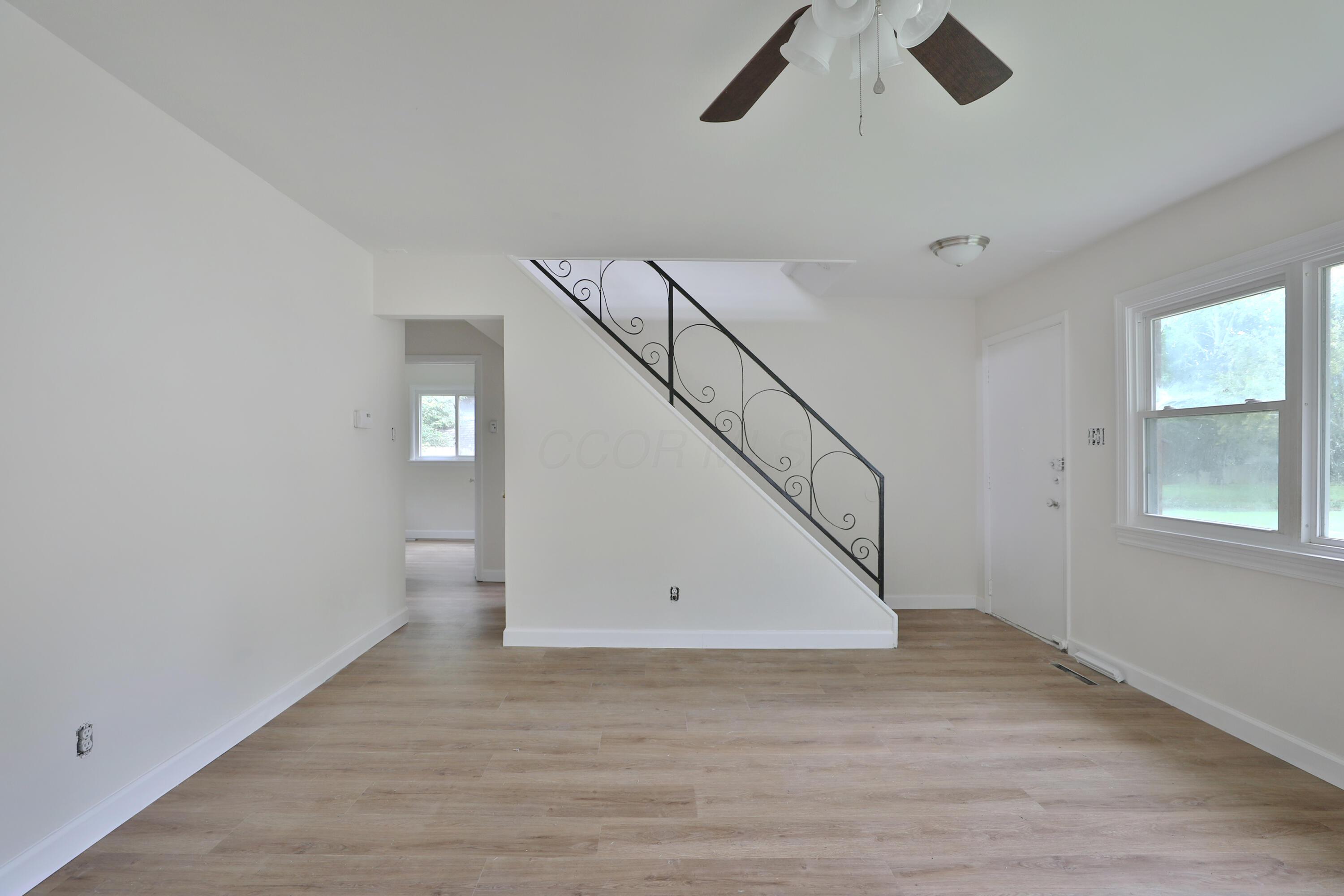 1044 Caniff Road Property Photo 6