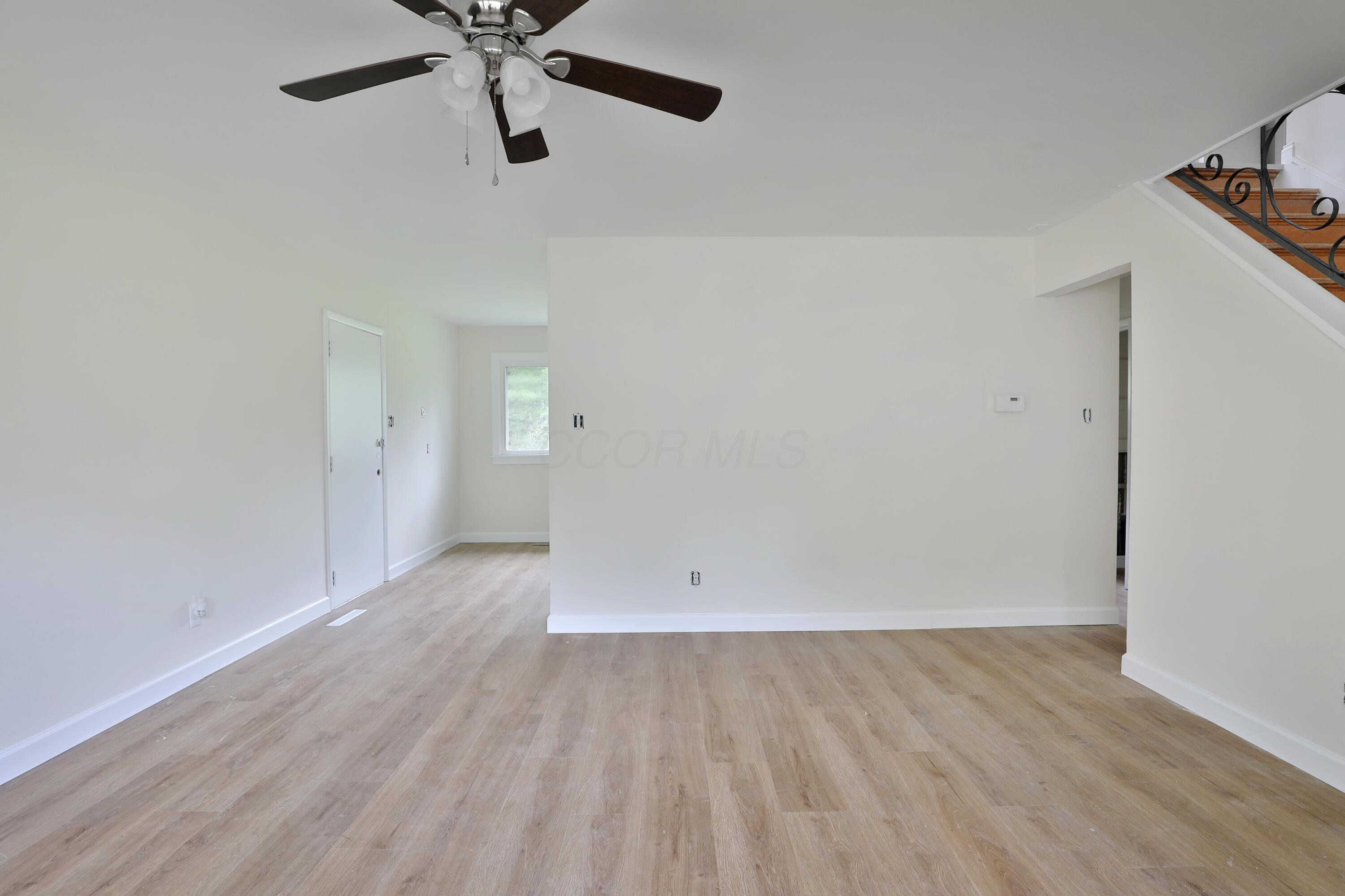 1044 Caniff Road Property Photo 7