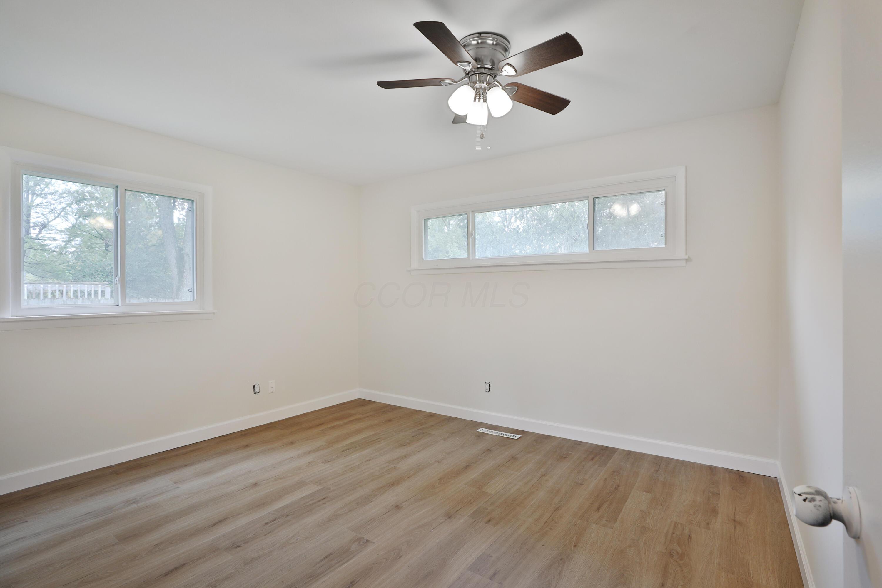 1044 Caniff Road Property Photo 13