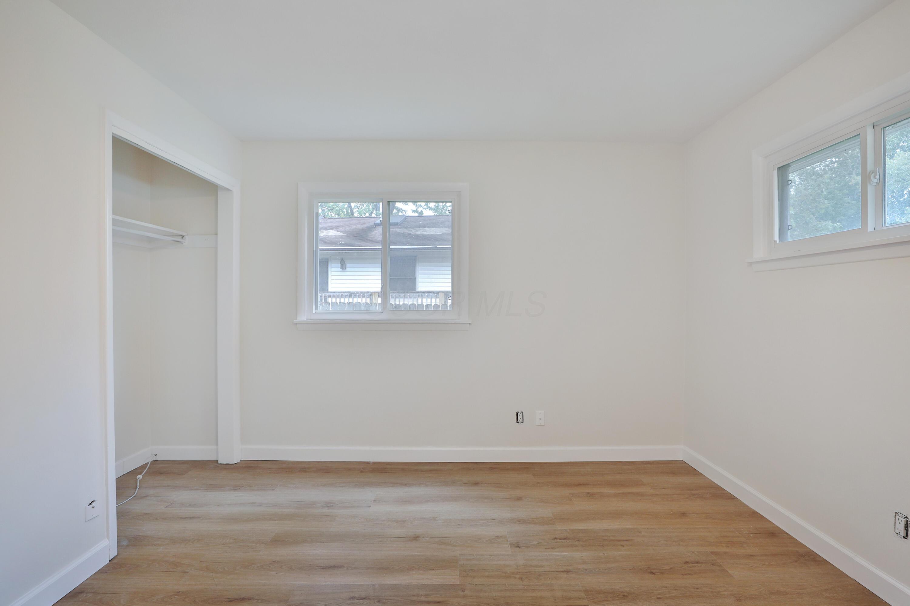 1044 Caniff Road Property Photo 14