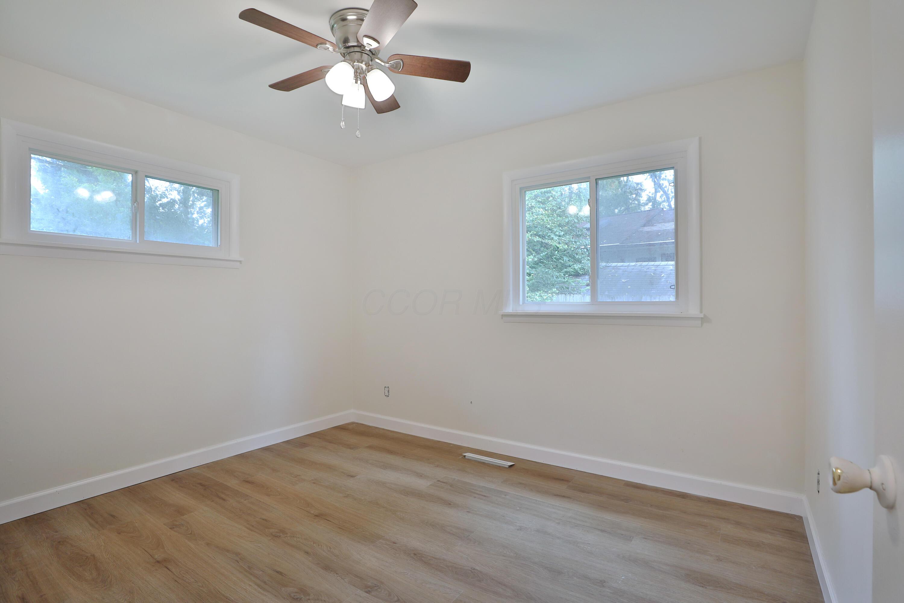 1044 Caniff Road Property Photo 16