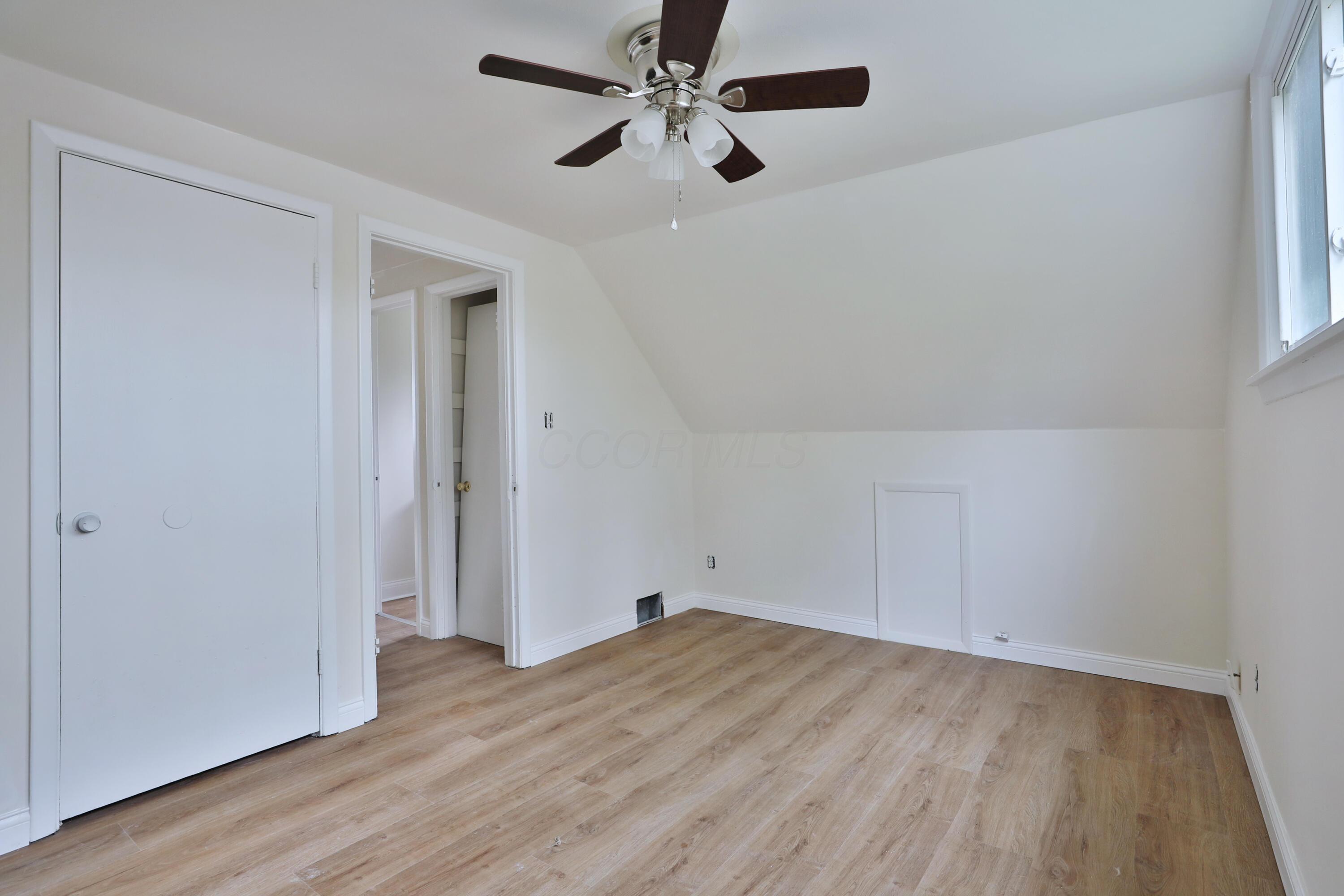 1044 Caniff Road Property Photo 25