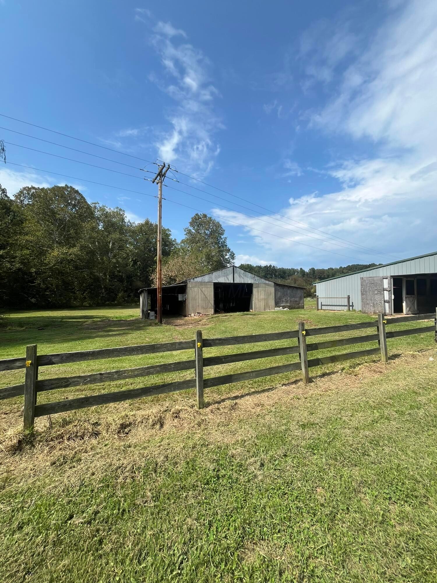 1005 Pearl Wood Road Property Photo 12