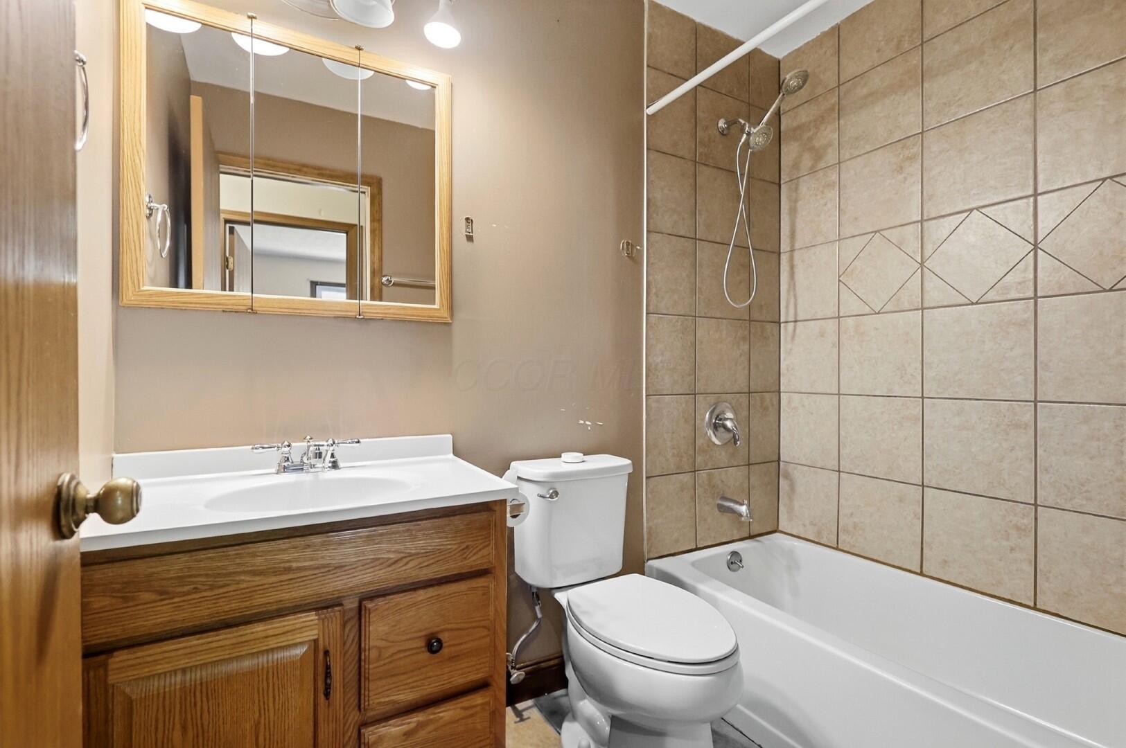247 West Drive Property Photo 22