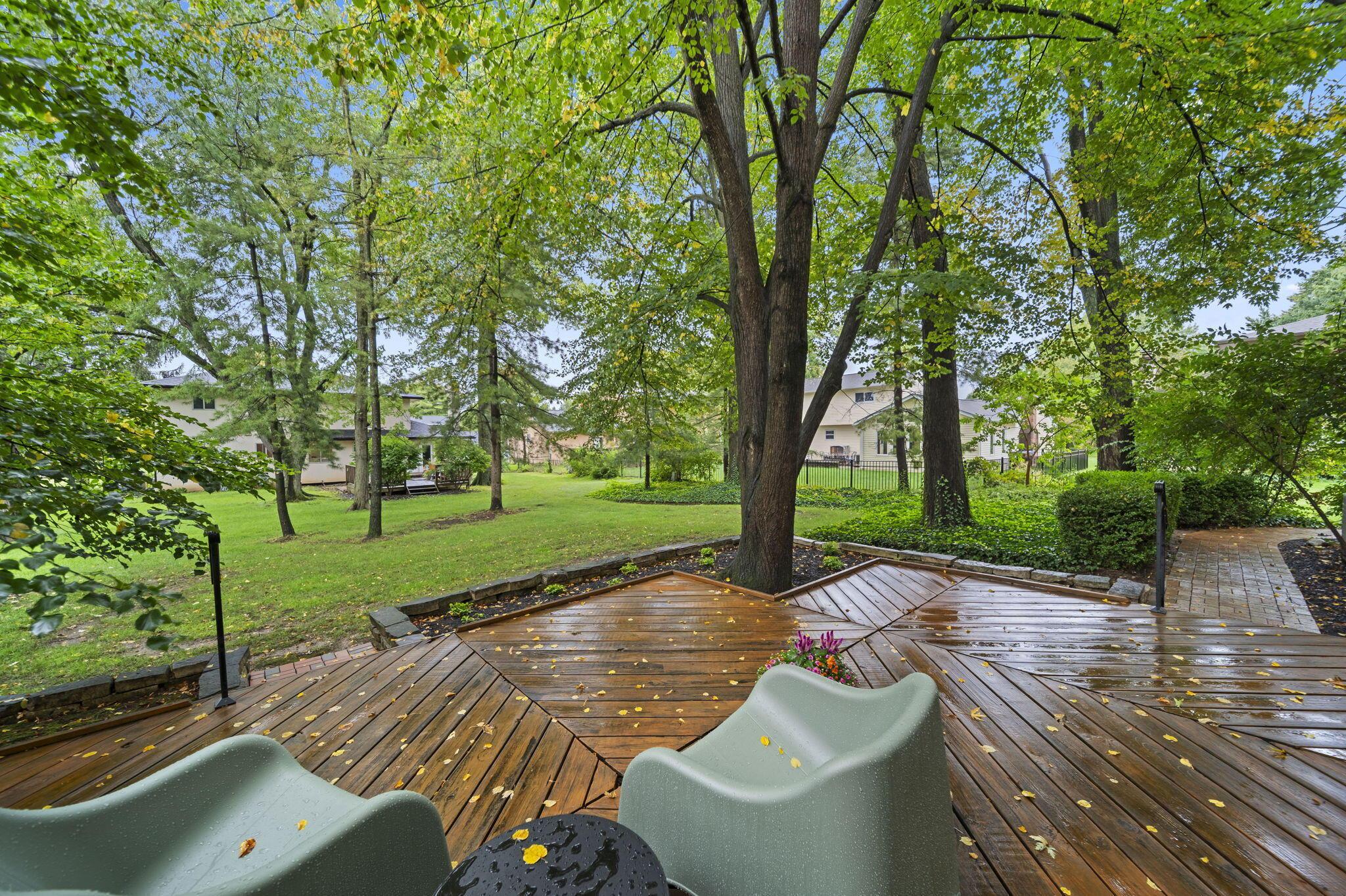 84 Belpre Place W Property Photo 4