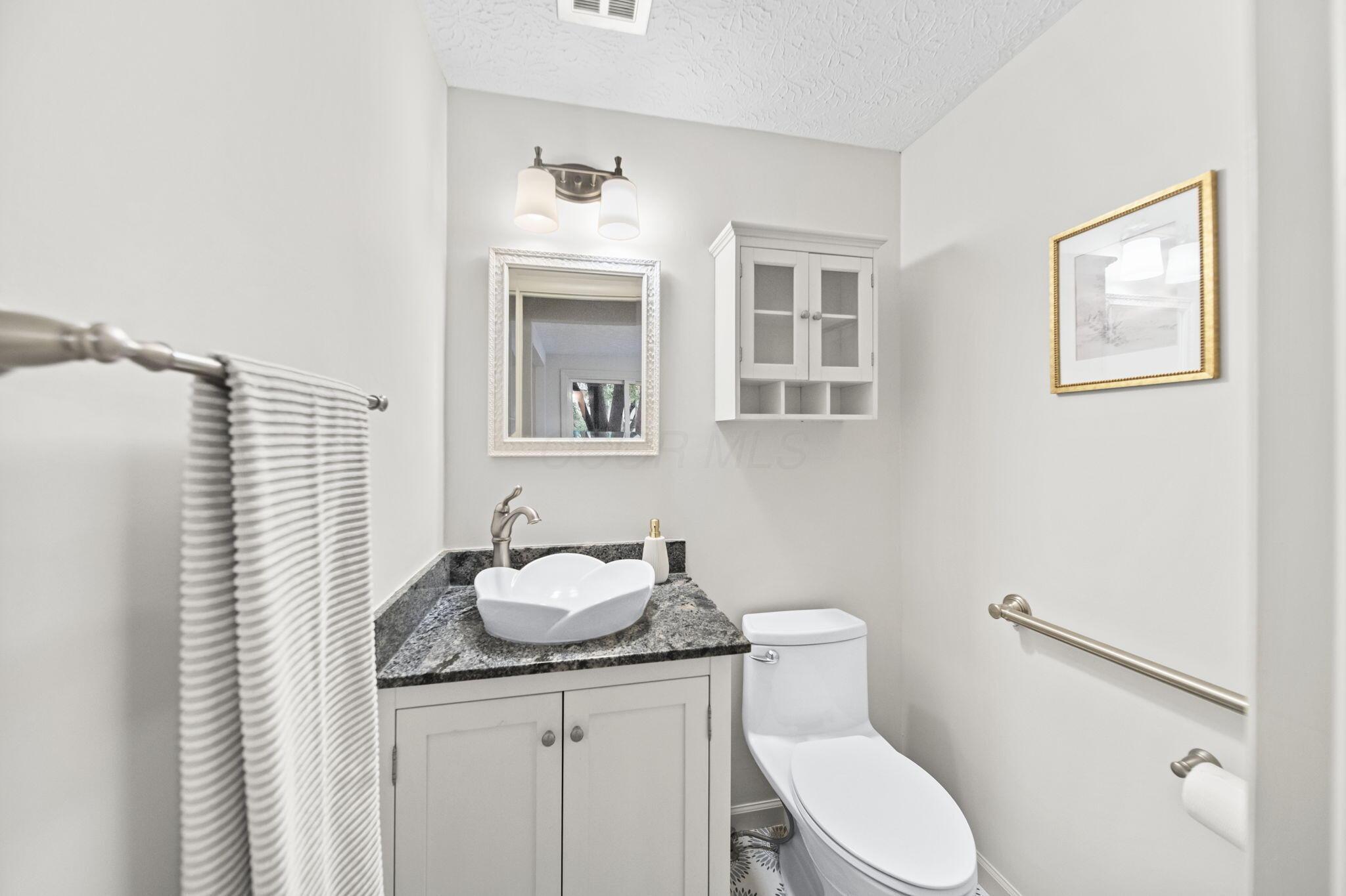 84 Belpre Place W Property Photo 17
