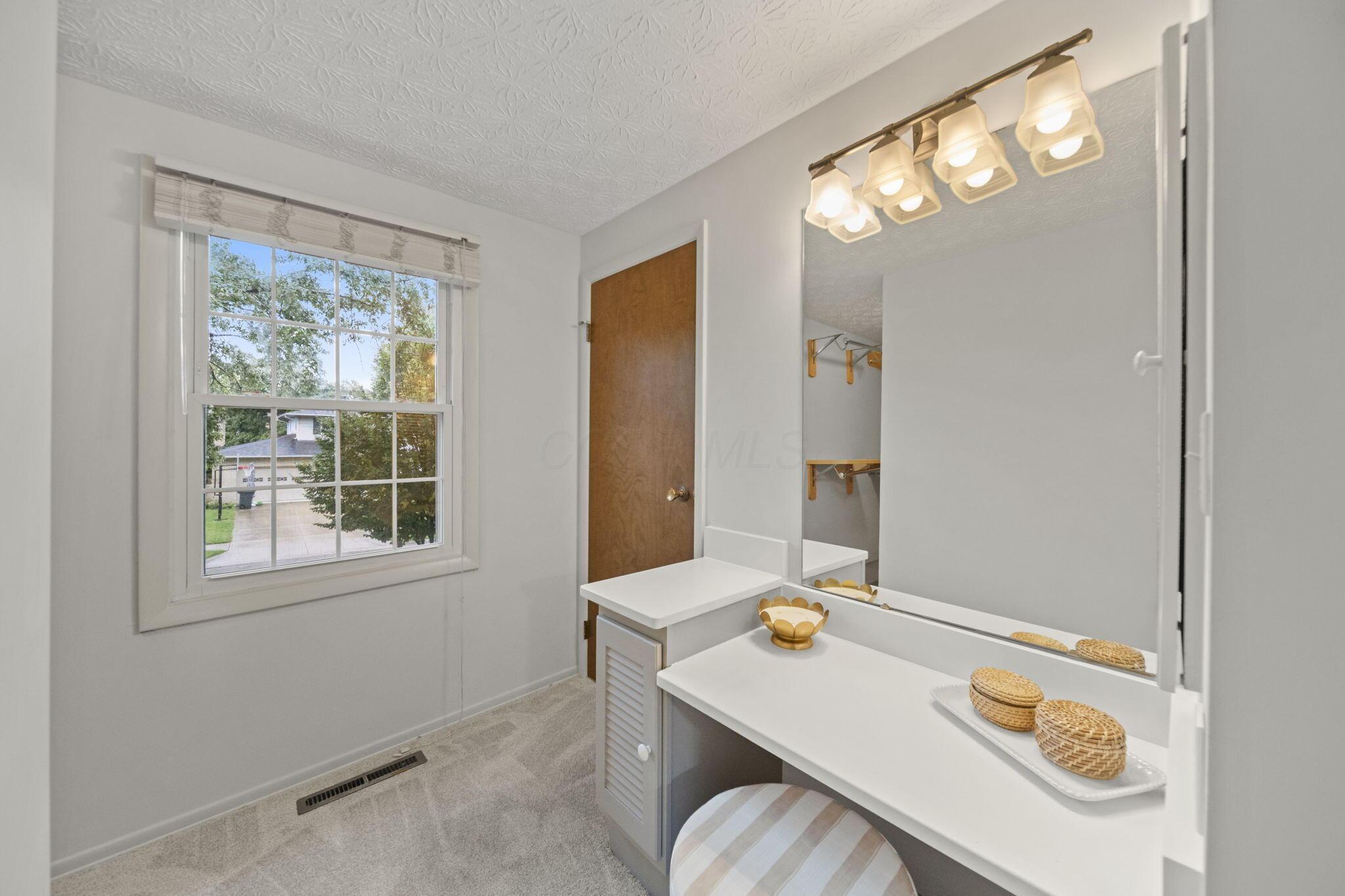 84 Belpre Place W Property Photo 23