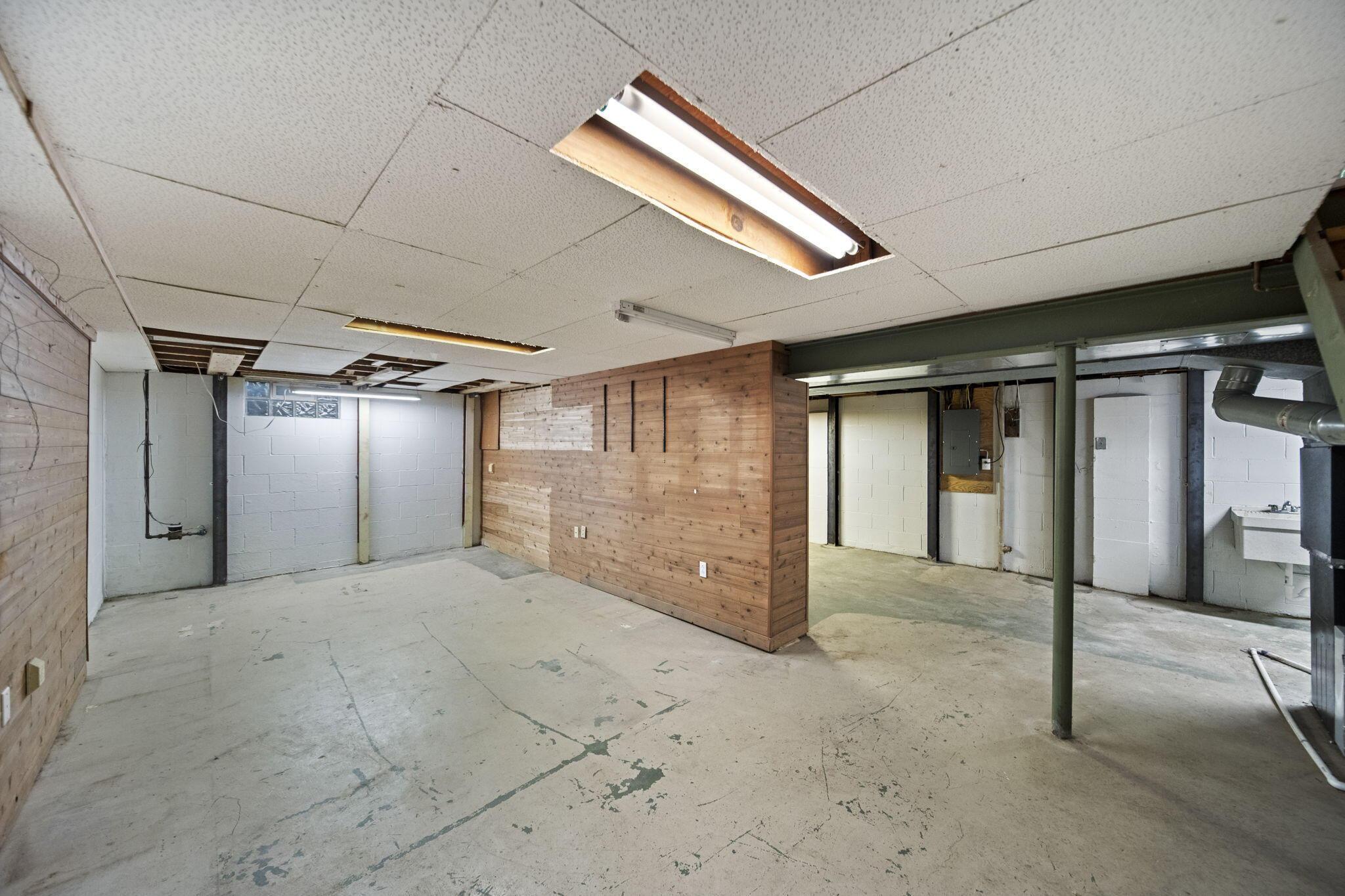 84 Belpre Place W Property Photo 33