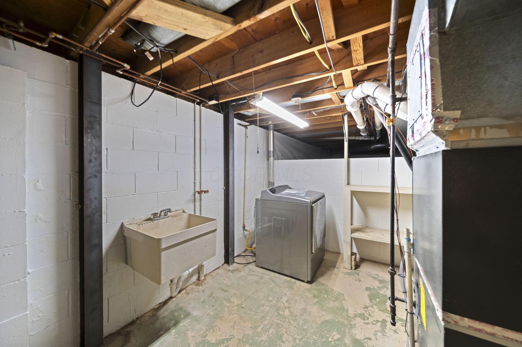 84 Belpre Place W Property Photo 34