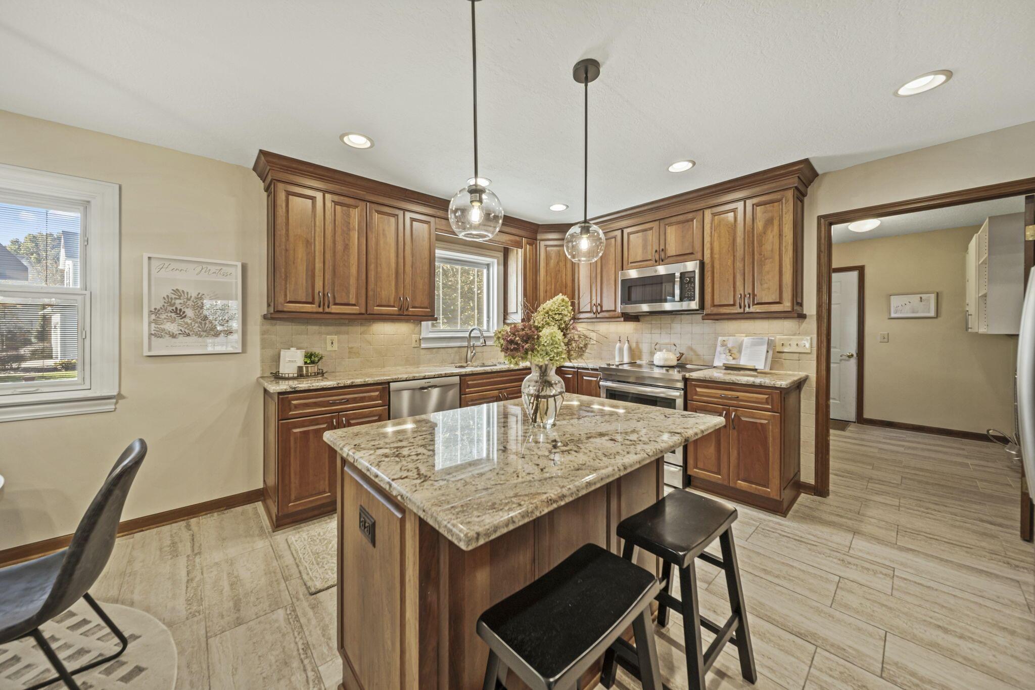 6137 Holywell Drive Property Photo 17