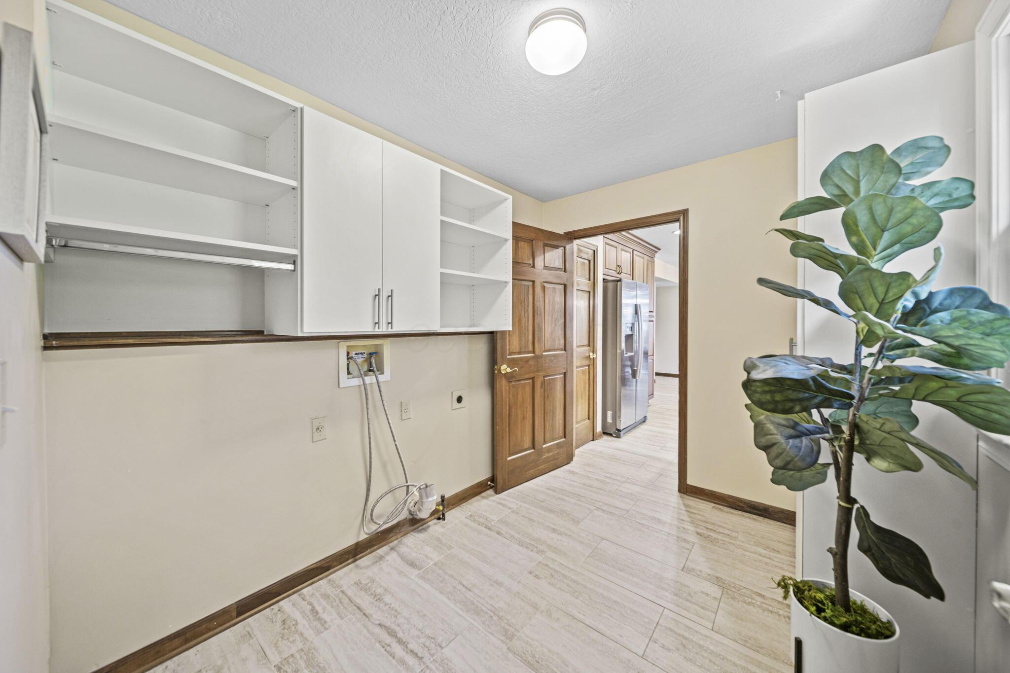 6137 Holywell Drive Property Photo 24