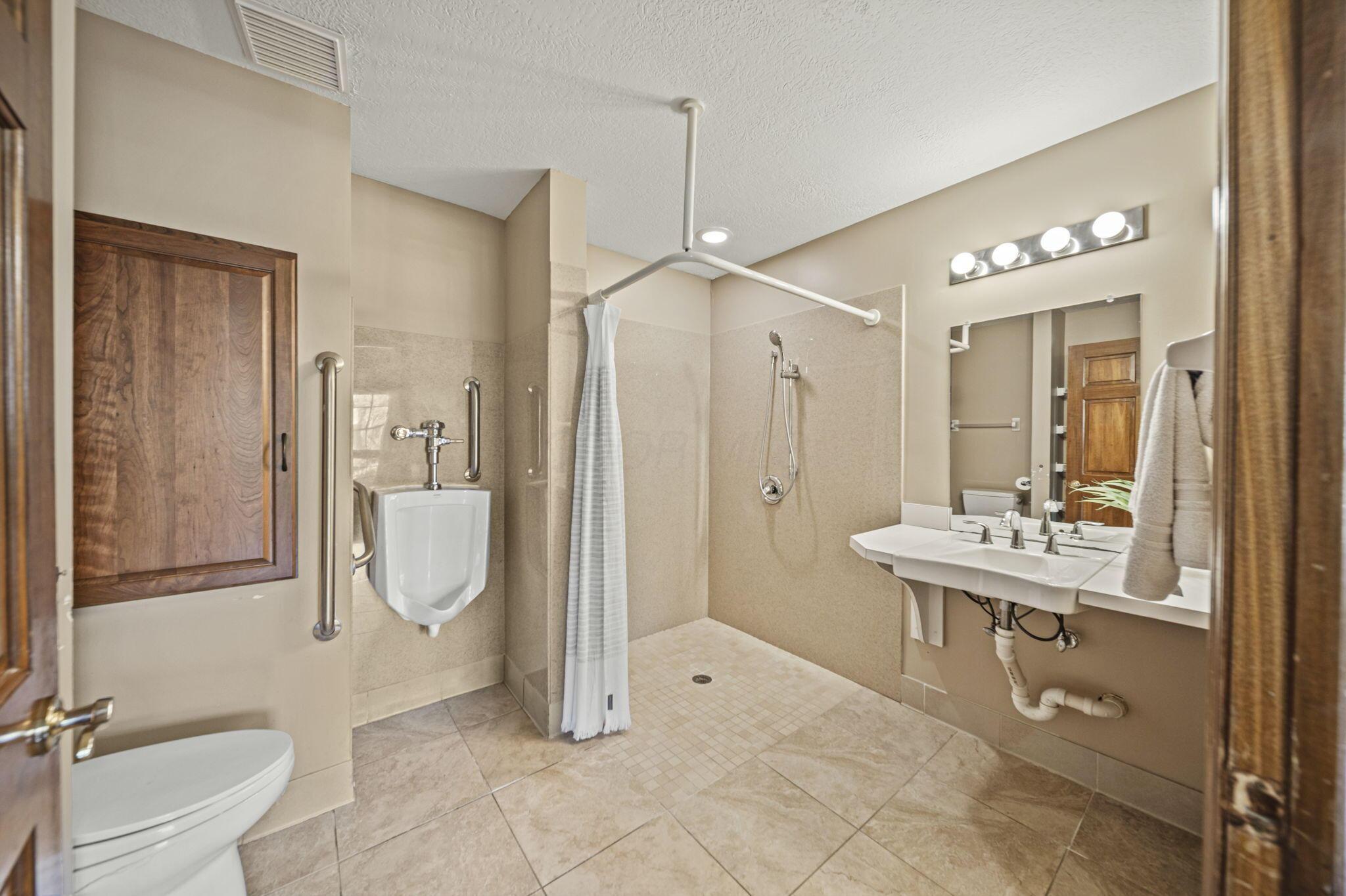 6137 Holywell Drive Property Photo 42
