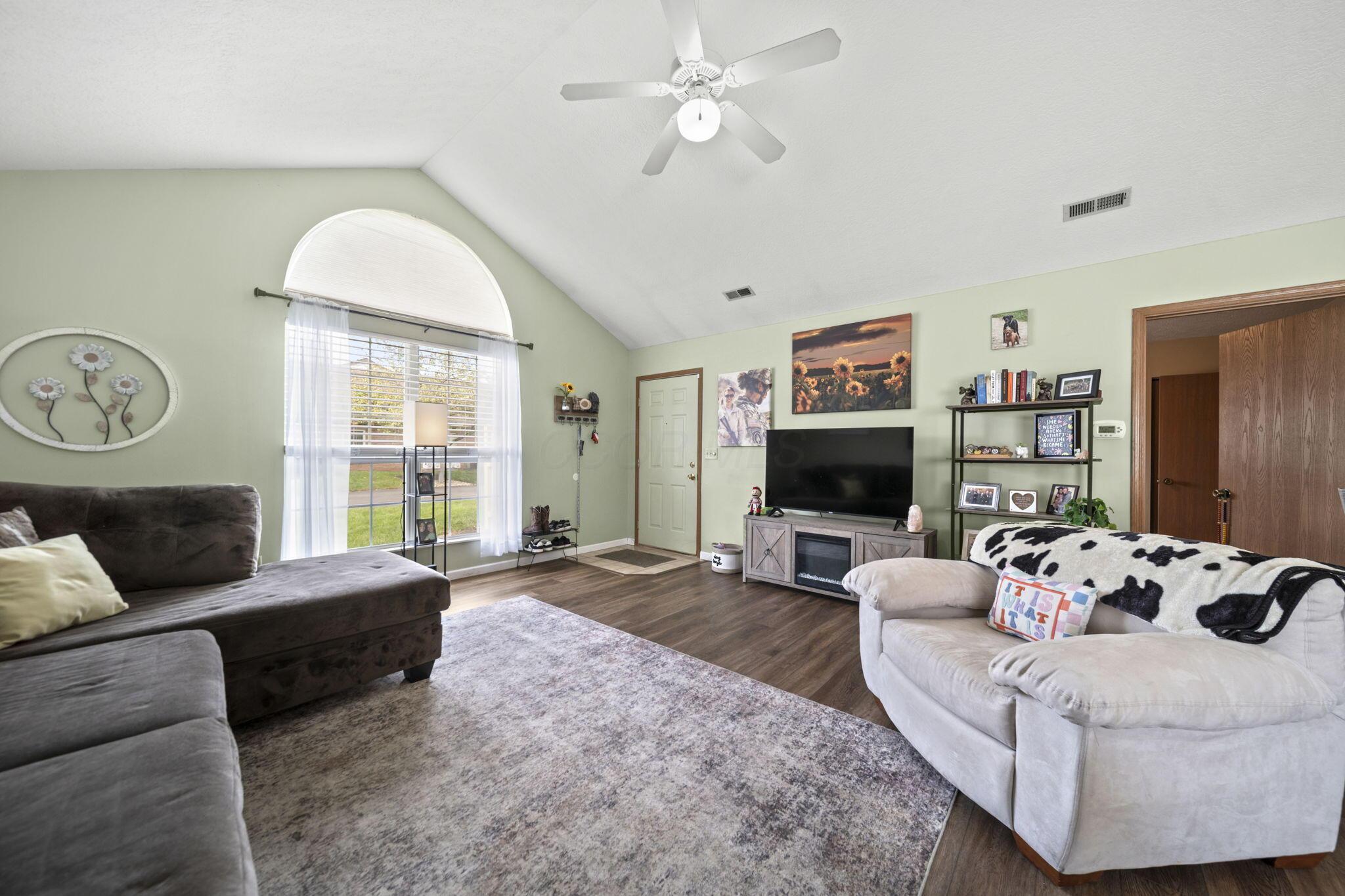4982 Meadow Run Drive Property Photo 10