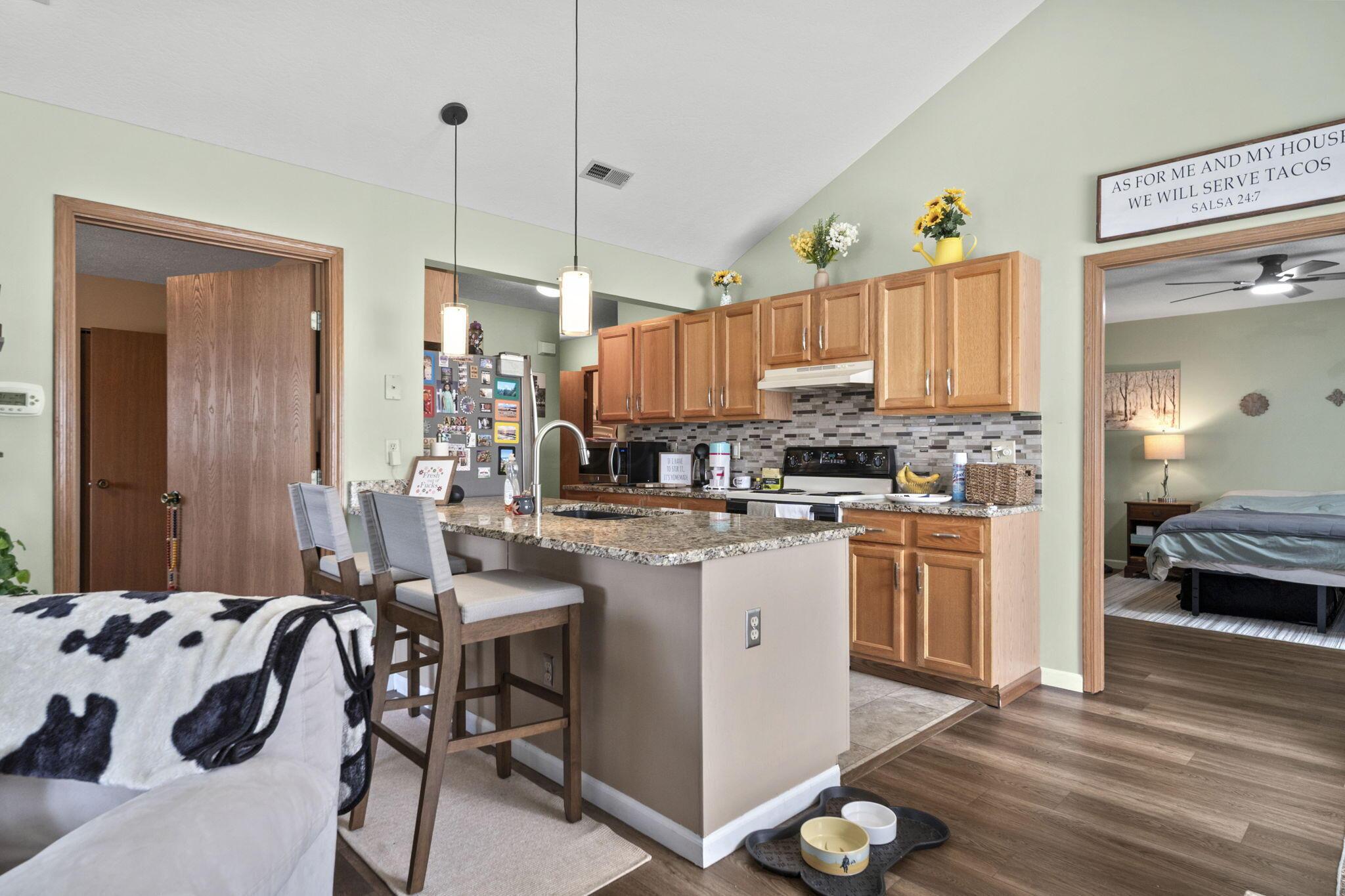4982 Meadow Run Drive Property Photo 11