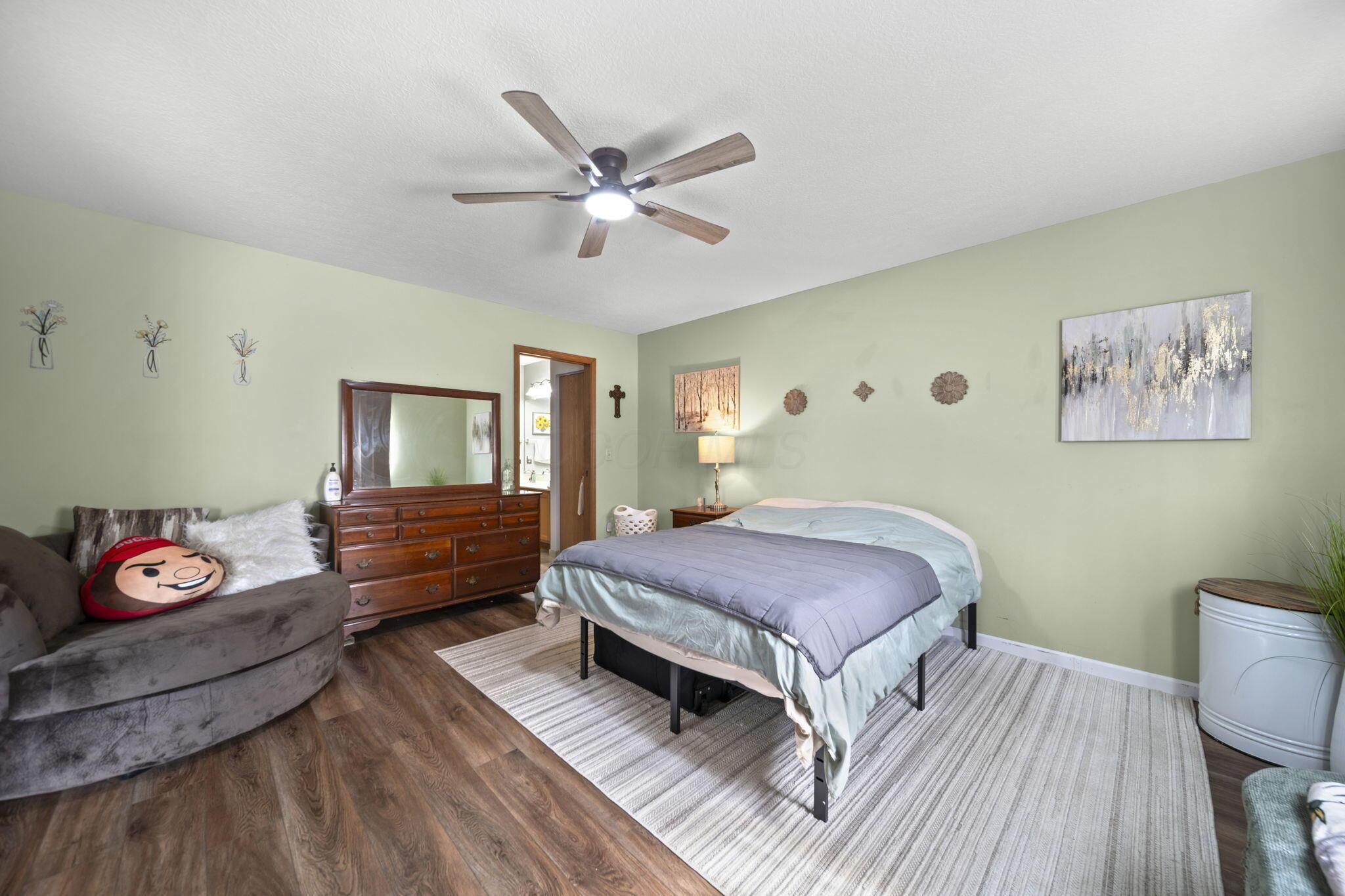 4982 Meadow Run Drive Property Photo 18