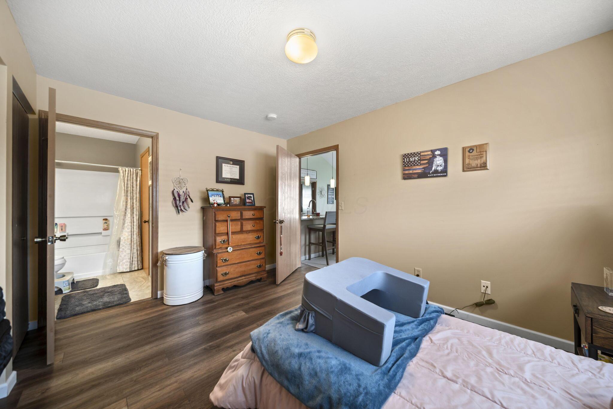 4982 Meadow Run Drive Property Photo 24