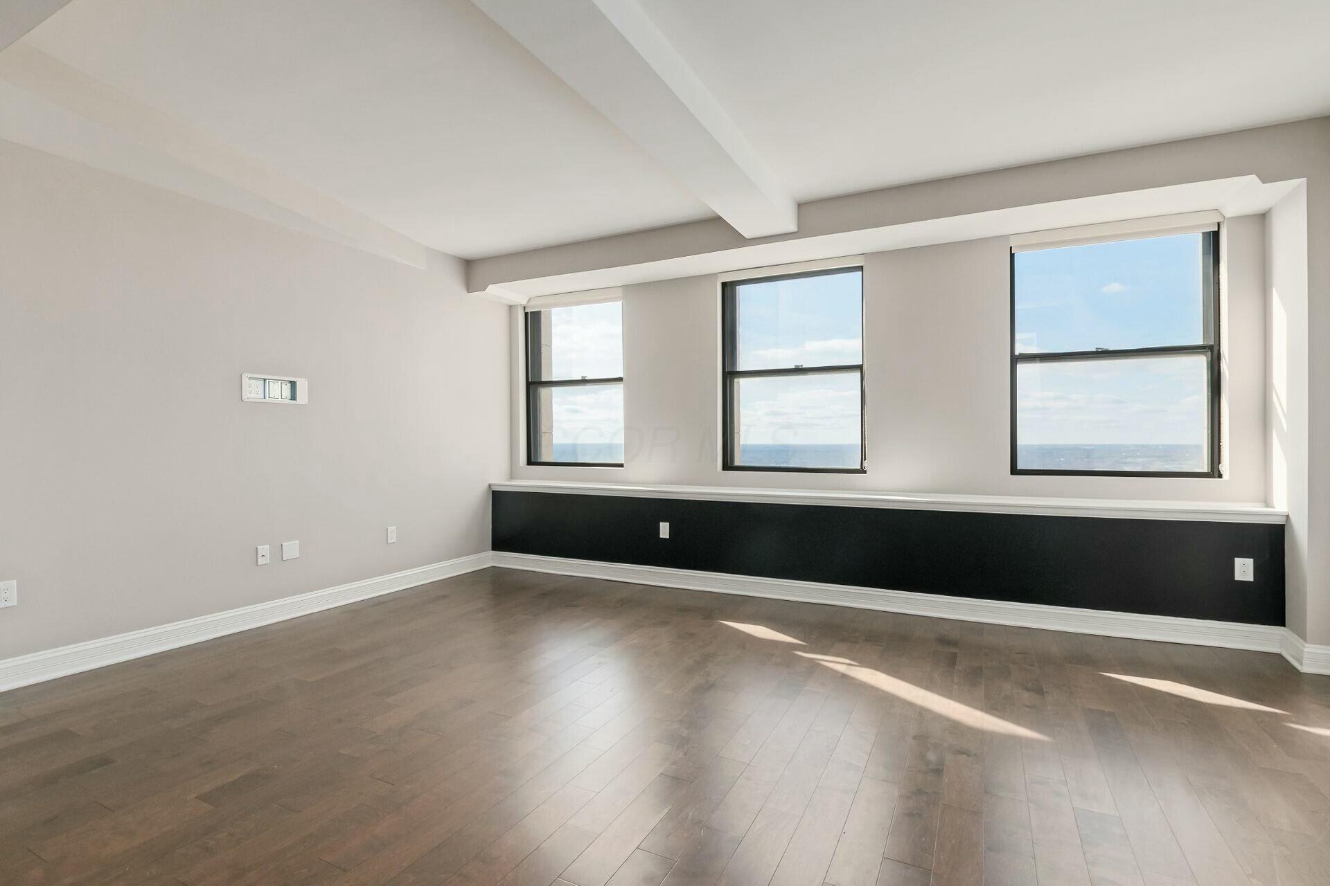 50 W Broad Street, 2403 Property Photo 1