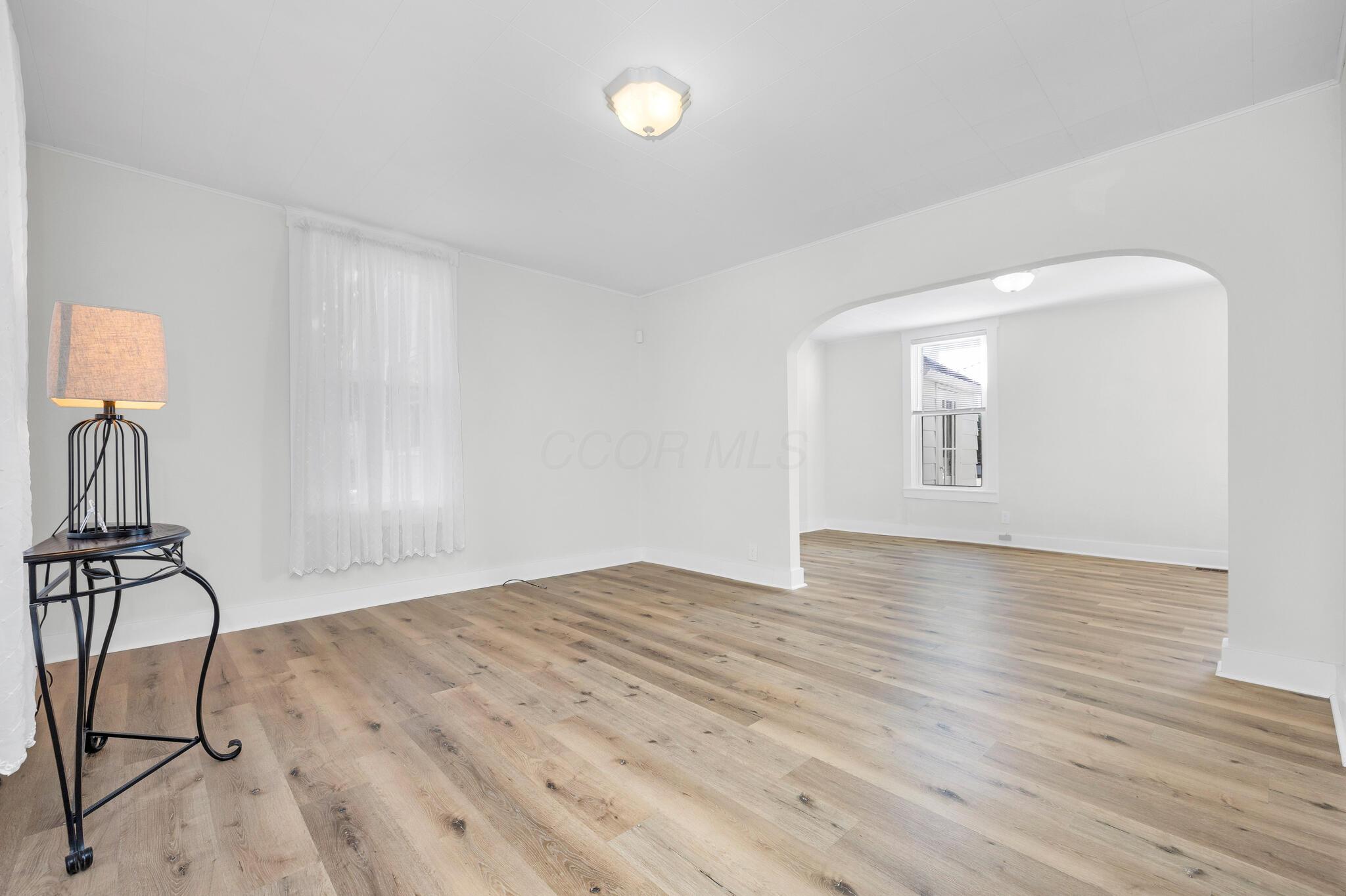 548 Center Avenue Property Photo 4