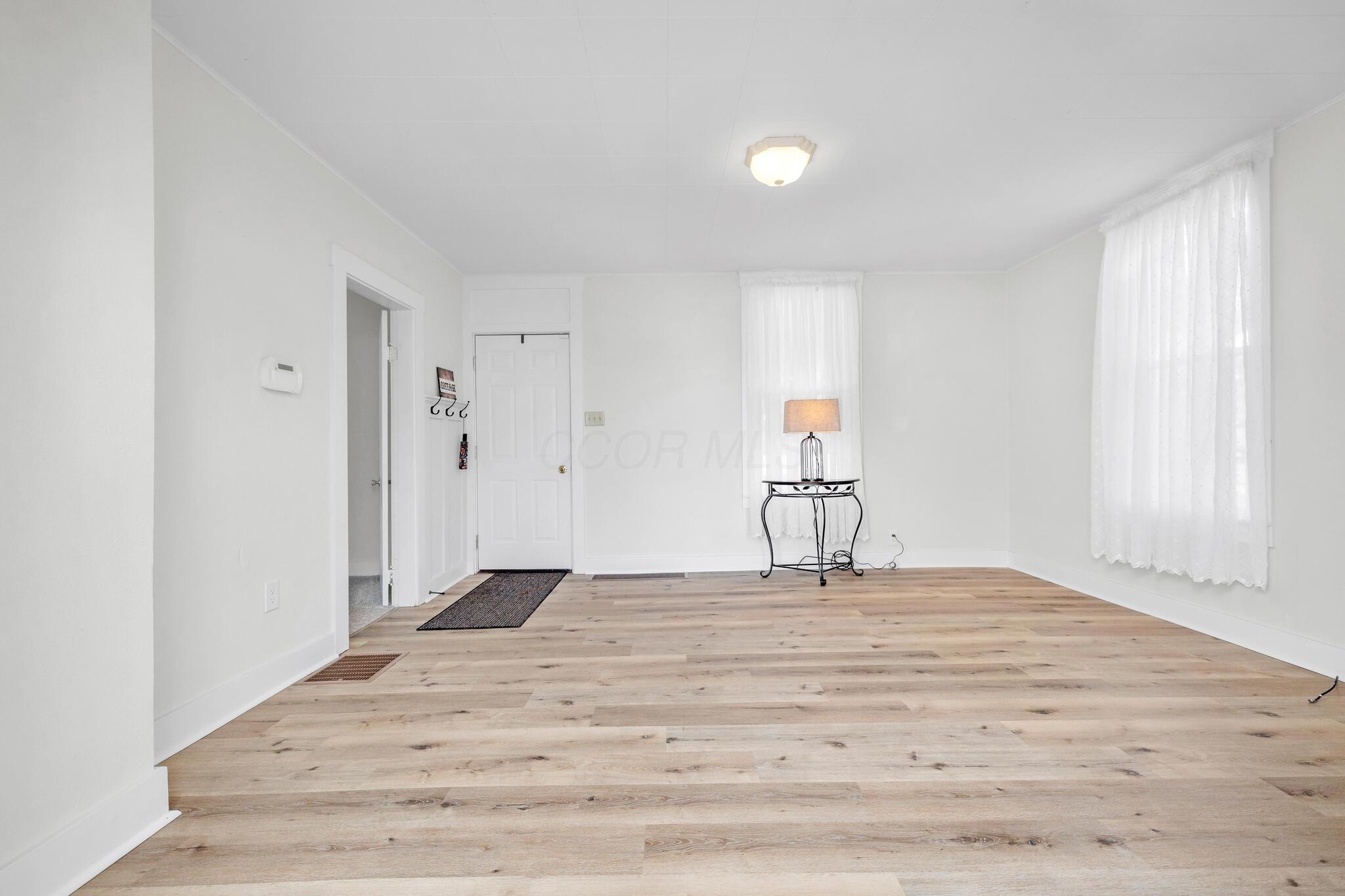 548 Center Avenue Property Photo 5