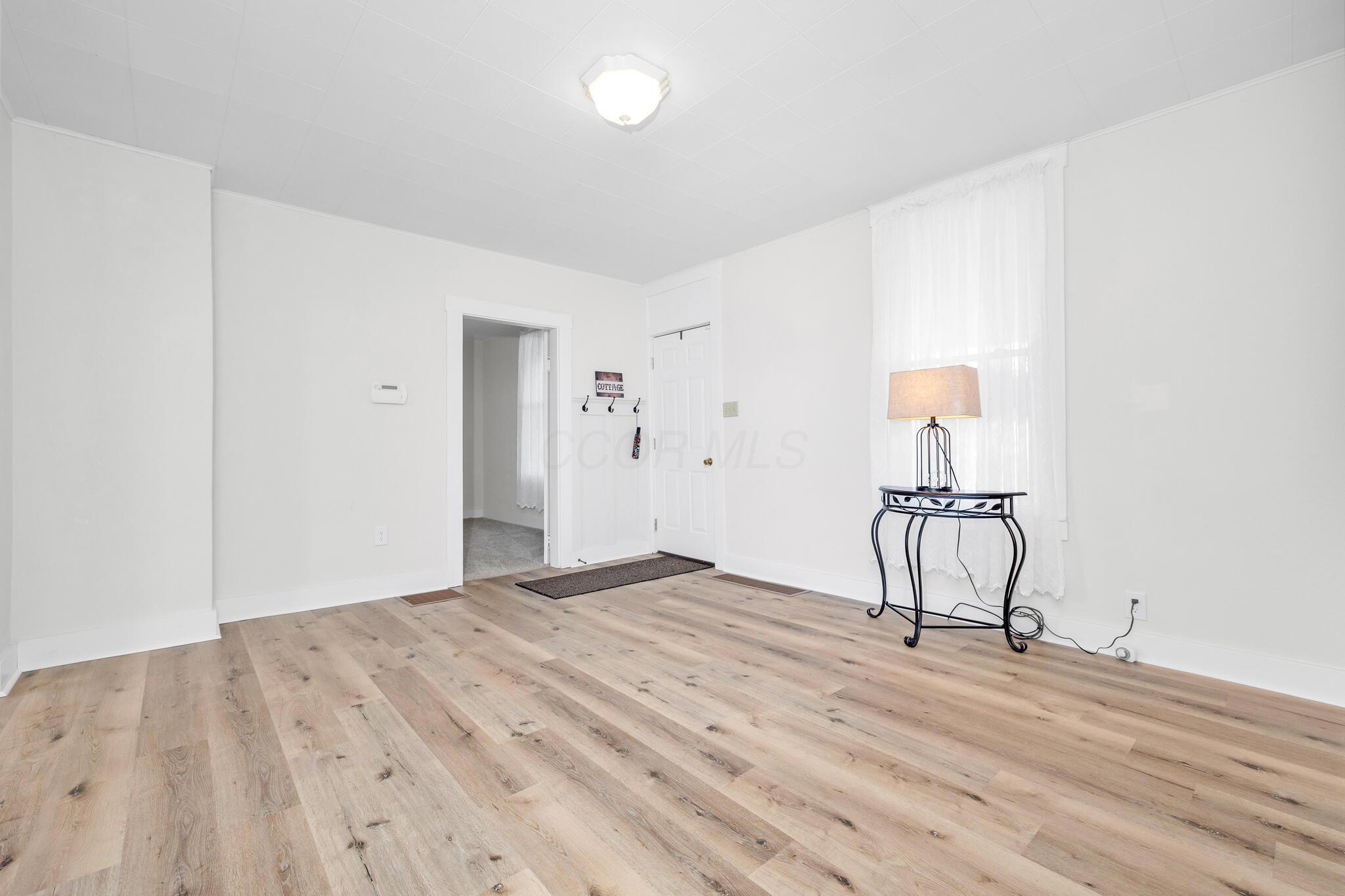548 Center Avenue Property Photo 6