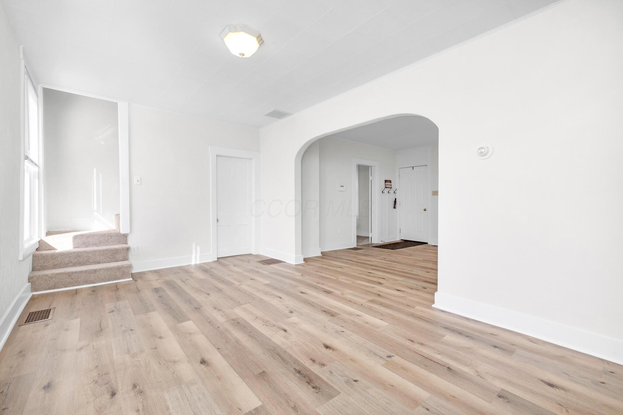 548 Center Avenue Property Photo 9