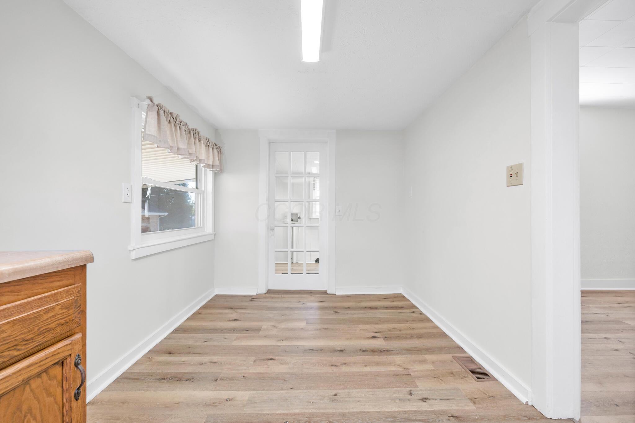 548 Center Avenue Property Photo 14