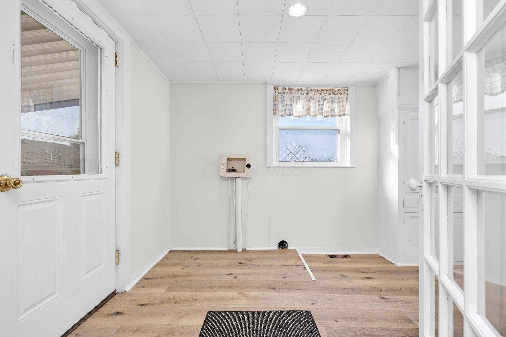 548 Center Avenue Property Photo 15