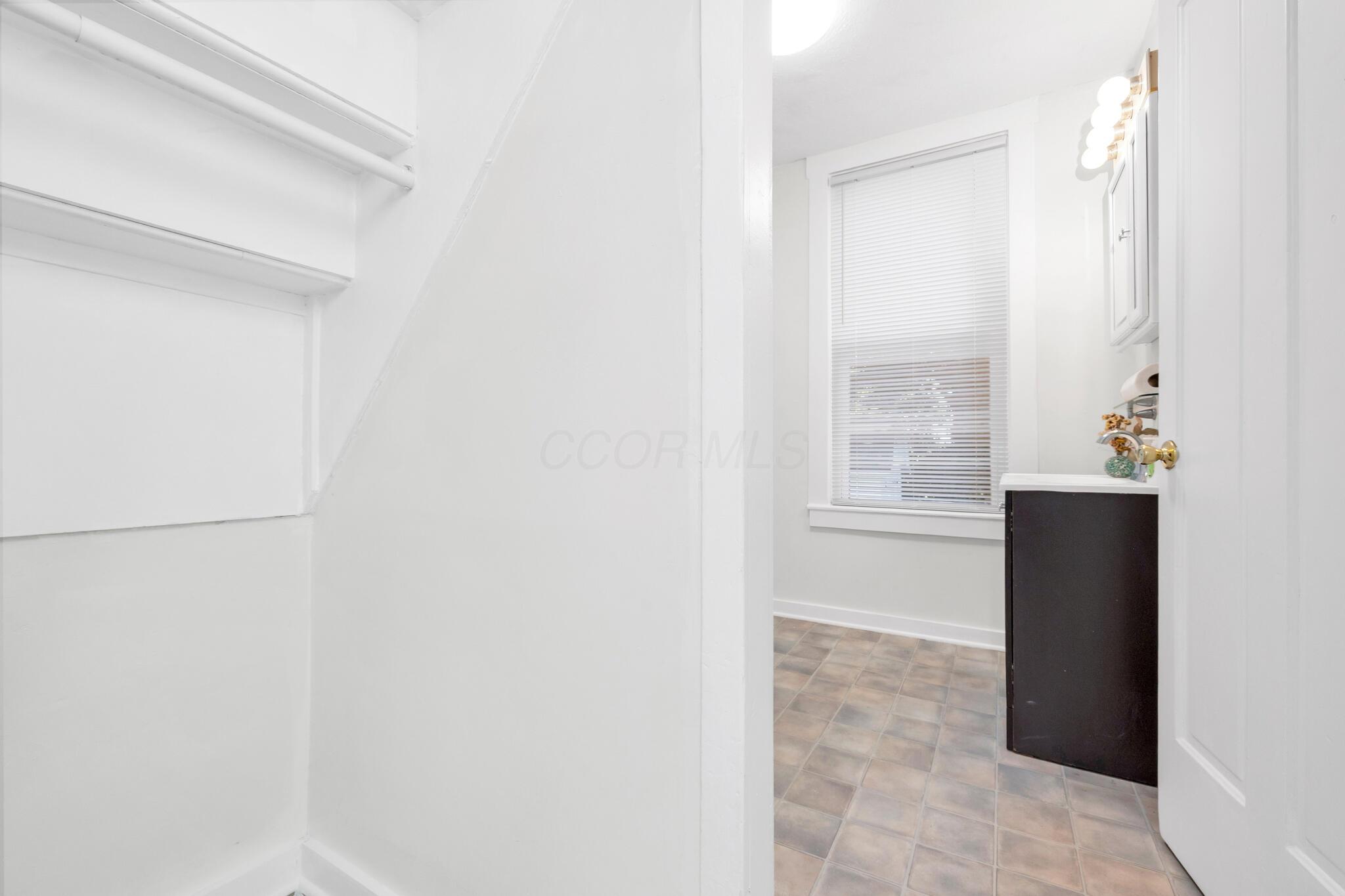 548 Center Avenue Property Photo 19