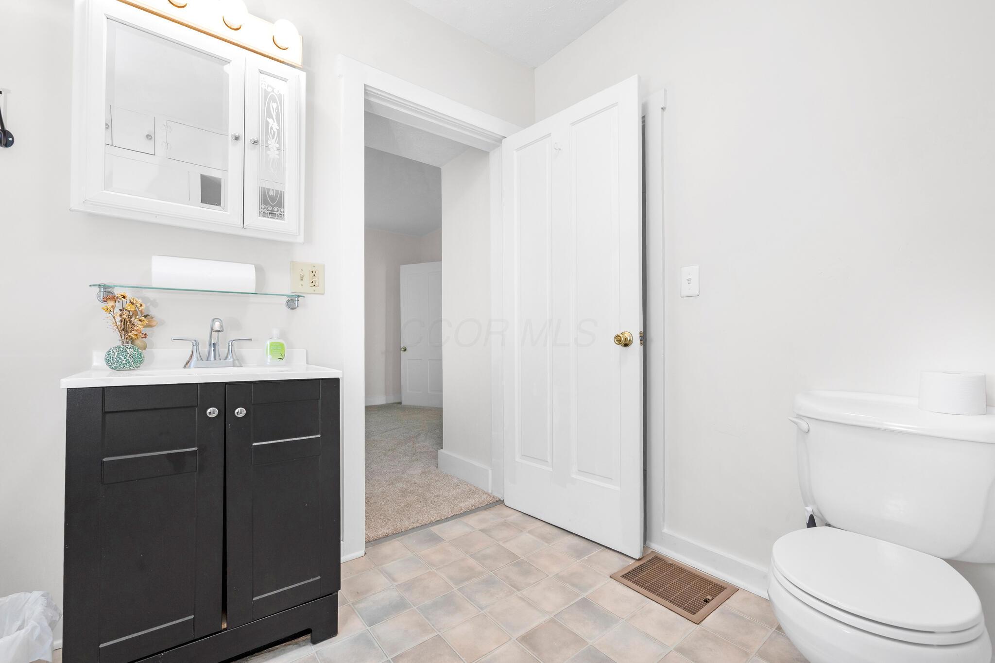 548 Center Avenue Property Photo 21