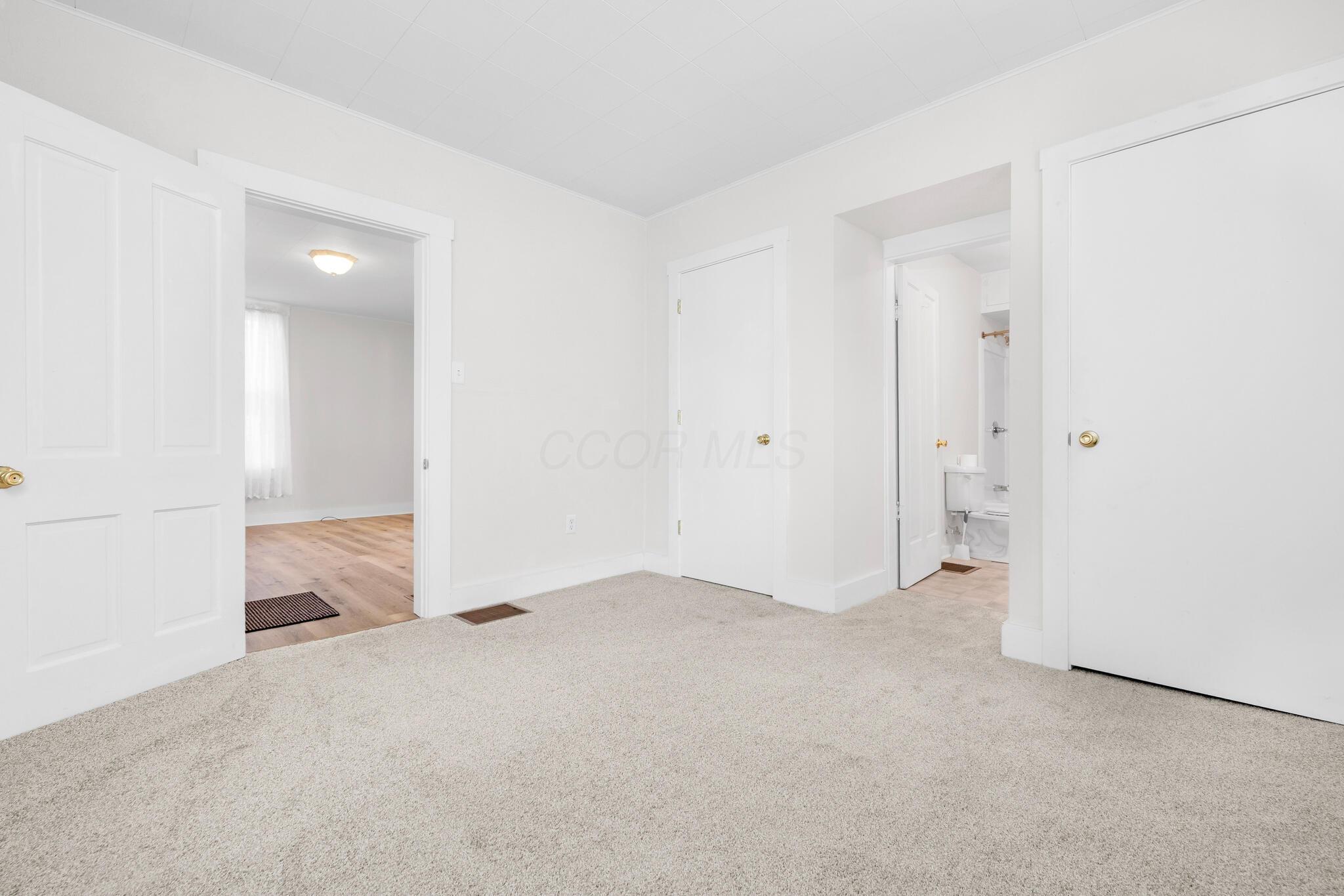 548 Center Avenue Property Photo 23