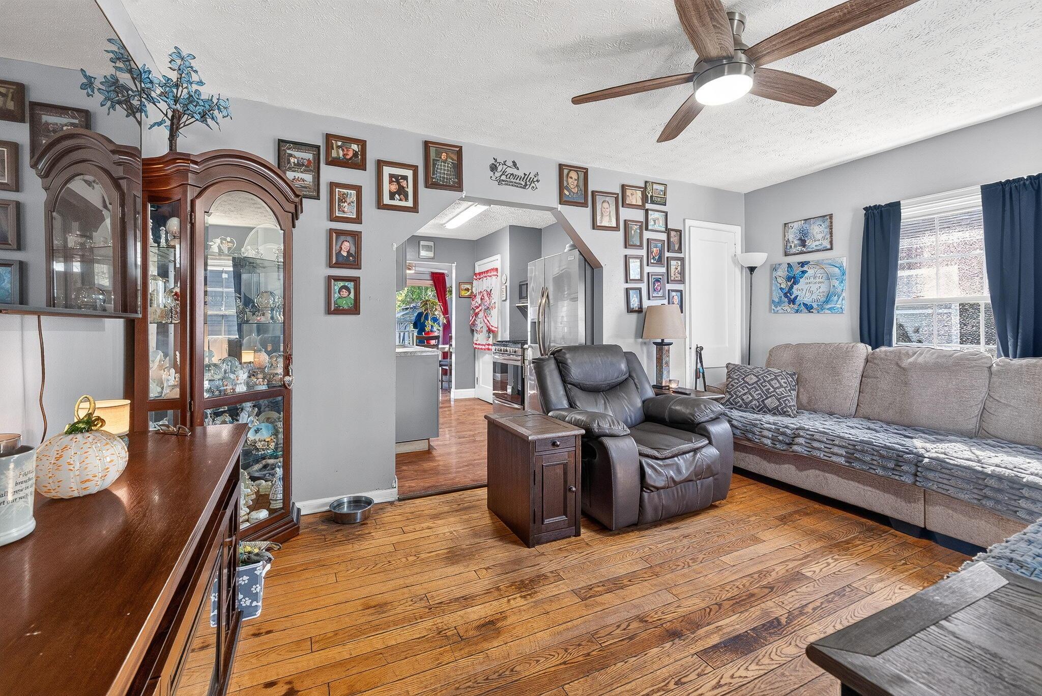 2610 Grasmere Avenue Property Photo 5