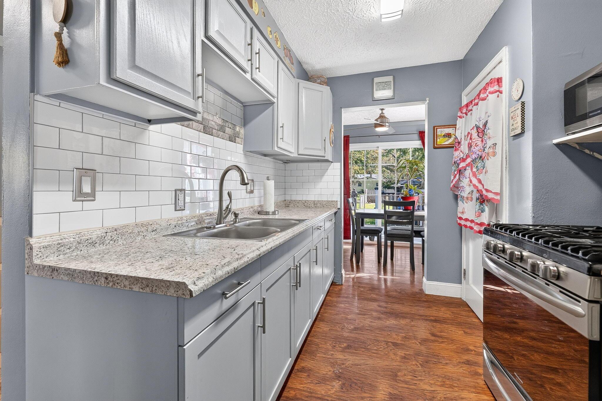 2610 Grasmere Avenue Property Photo 9