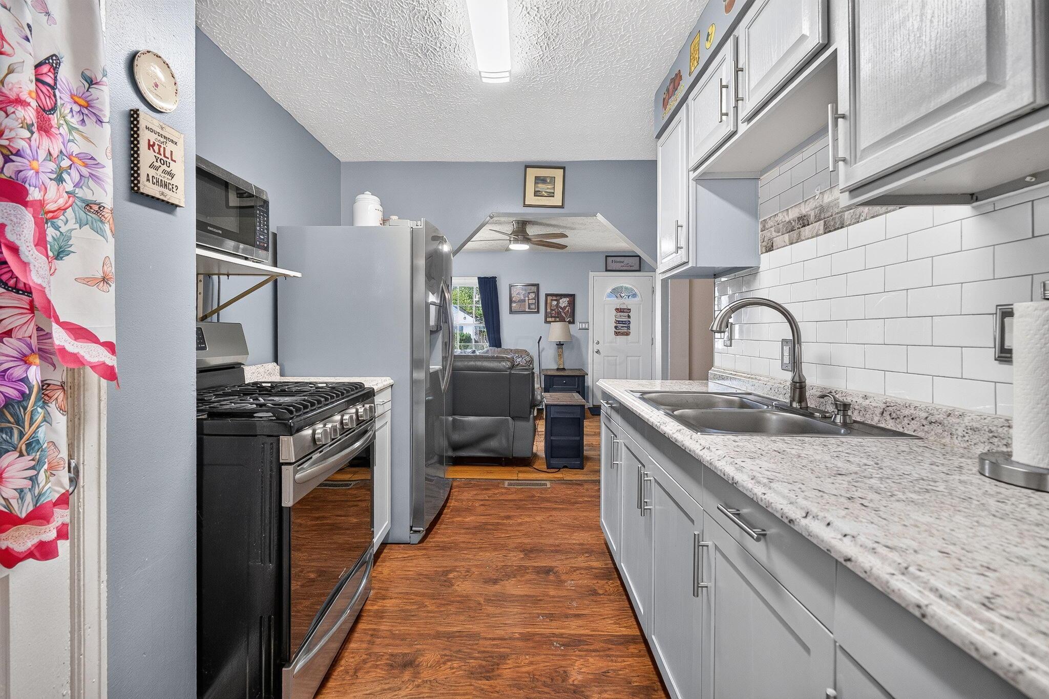 2610 Grasmere Avenue Property Photo 10