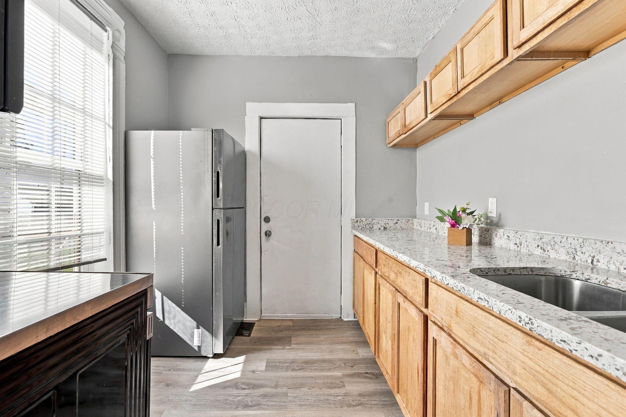 39 N Guilford Avenue Property Photo 10