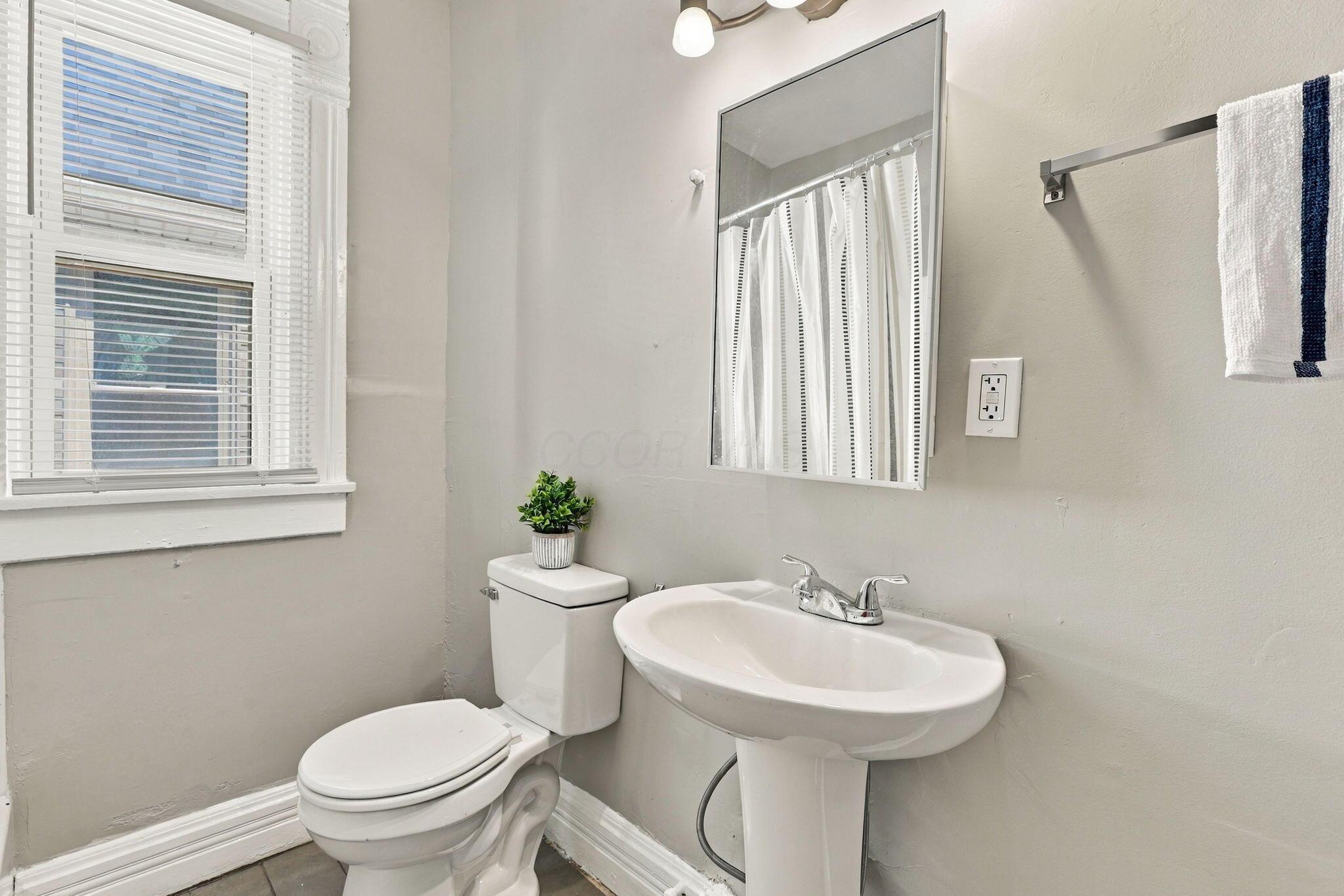 39 N Guilford Avenue Property Photo 46