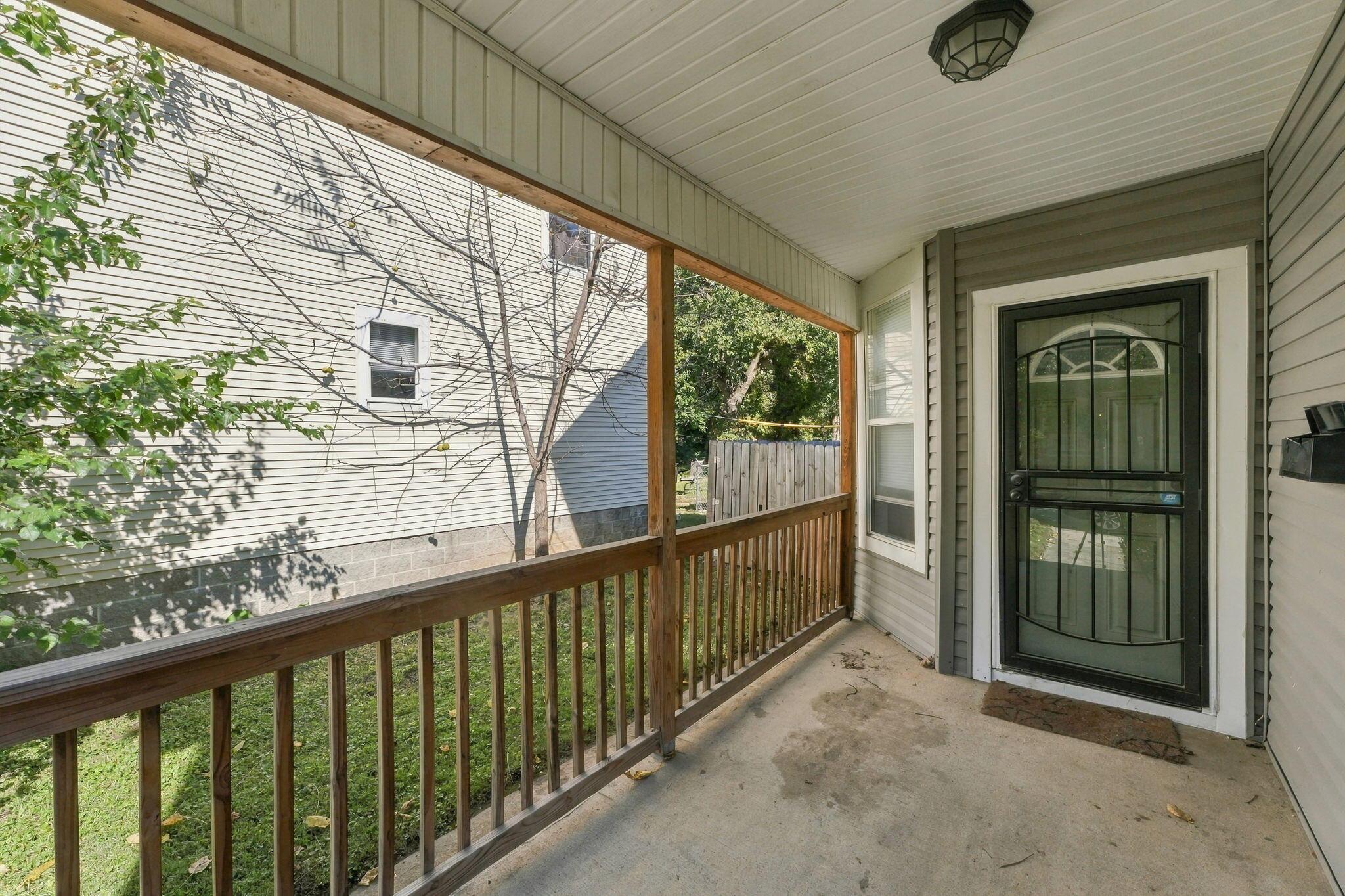 540 S Champion Avenue Property Photo 3