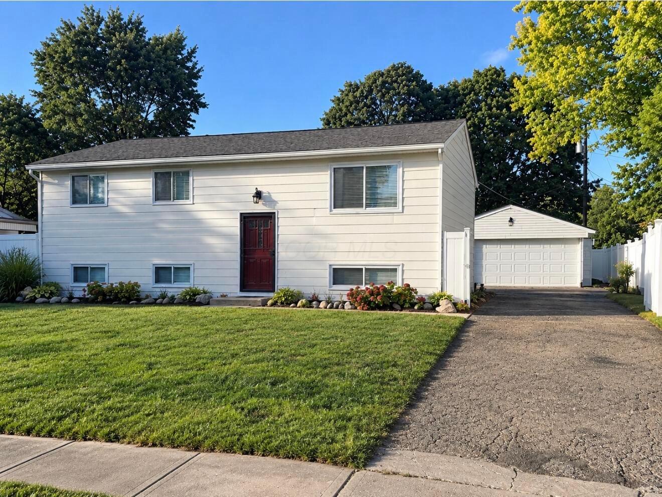 5236 Refugee Road Property Photo